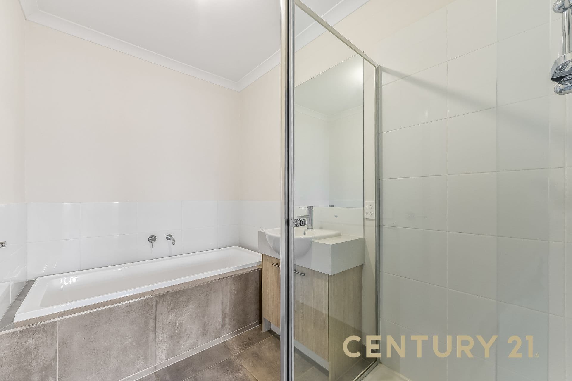 13 Woodbine Street, Pakenham, VIC, 3810, Pakenham - Thumbnail 7