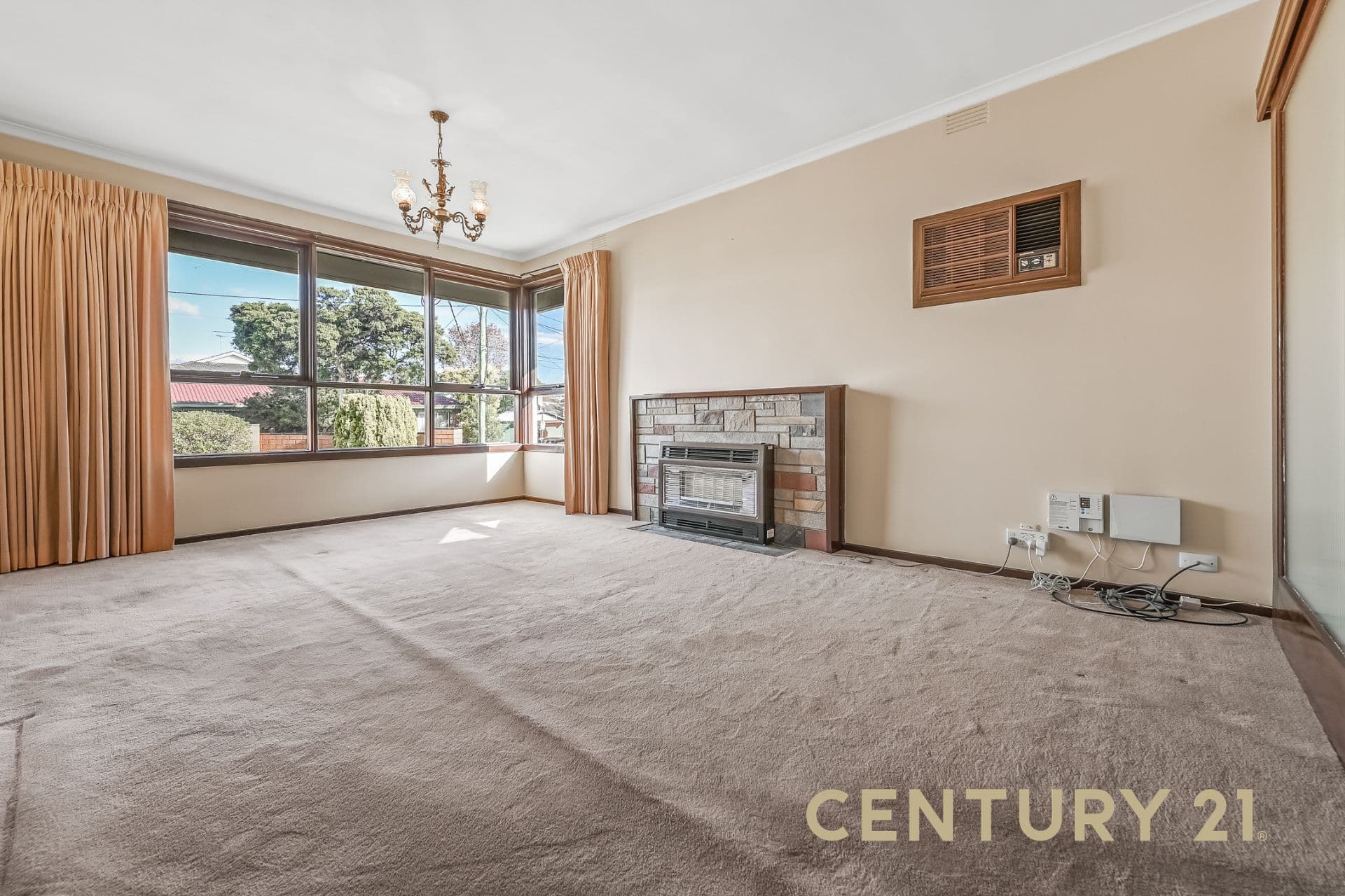 17 Kuringgai Crescent, Noble Park, VIC, 3174, Noble Park - Thumbnail 2