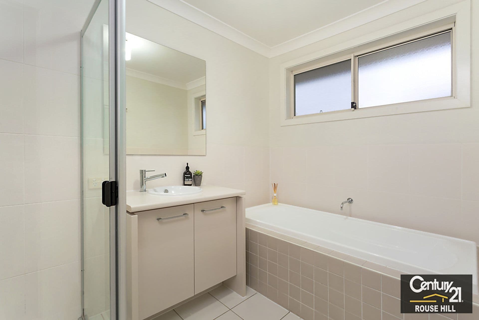 10 Riverbank Drive, Kellyville Ridge, NSW, 2155, Kellyville Ridge - Thumbnail 2