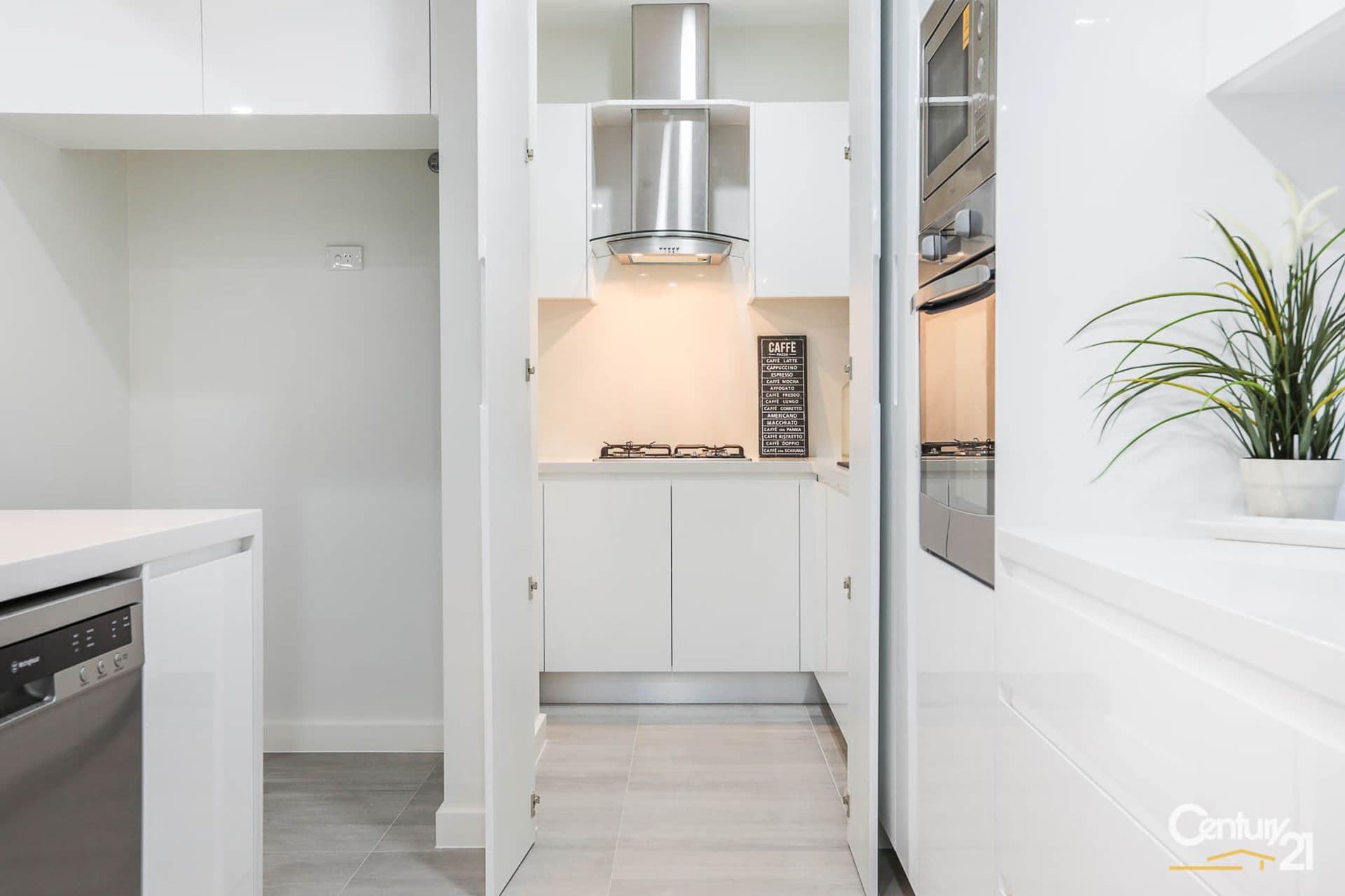 64 McMillian Circuit, Kellyville, NSW, 2155, Kellyville - Thumbnail 5