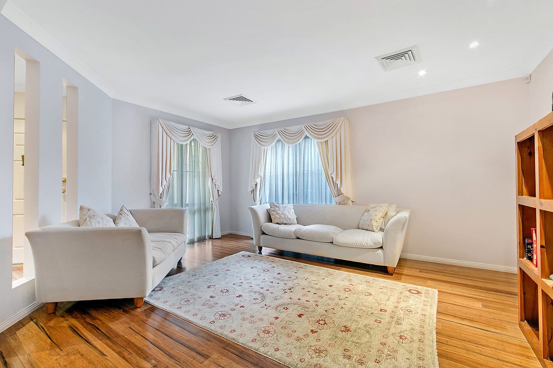 6 Stratheden Avenue, Beaumont Hills, NSW, 2155, Beaumont Hills - Thumbnail 4