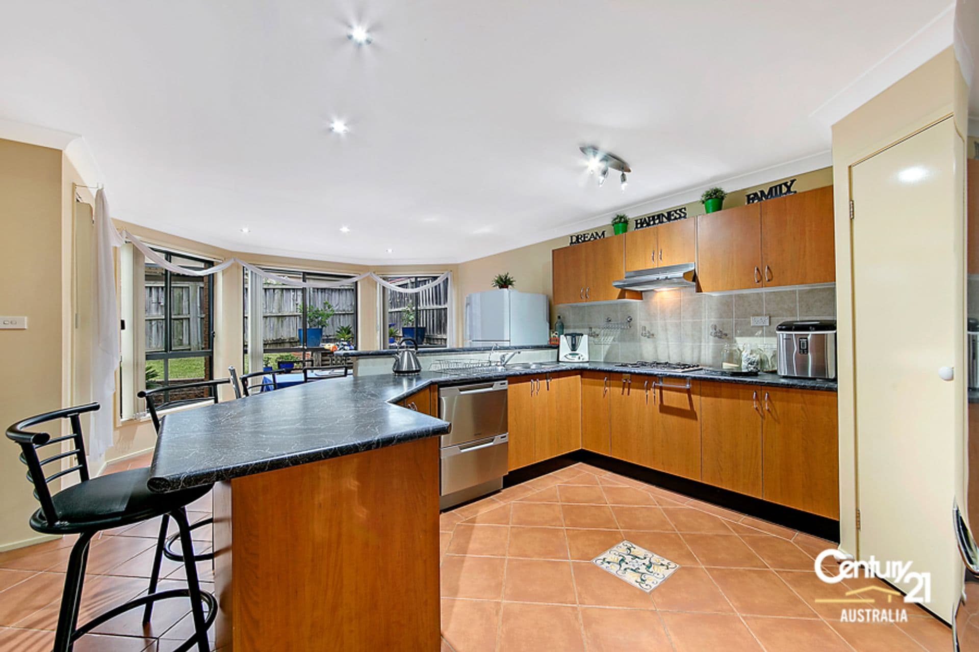 10 Emery Road, Beaumont Hills, NSW, 2155, Beaumont Hills - Thumbnail 3
