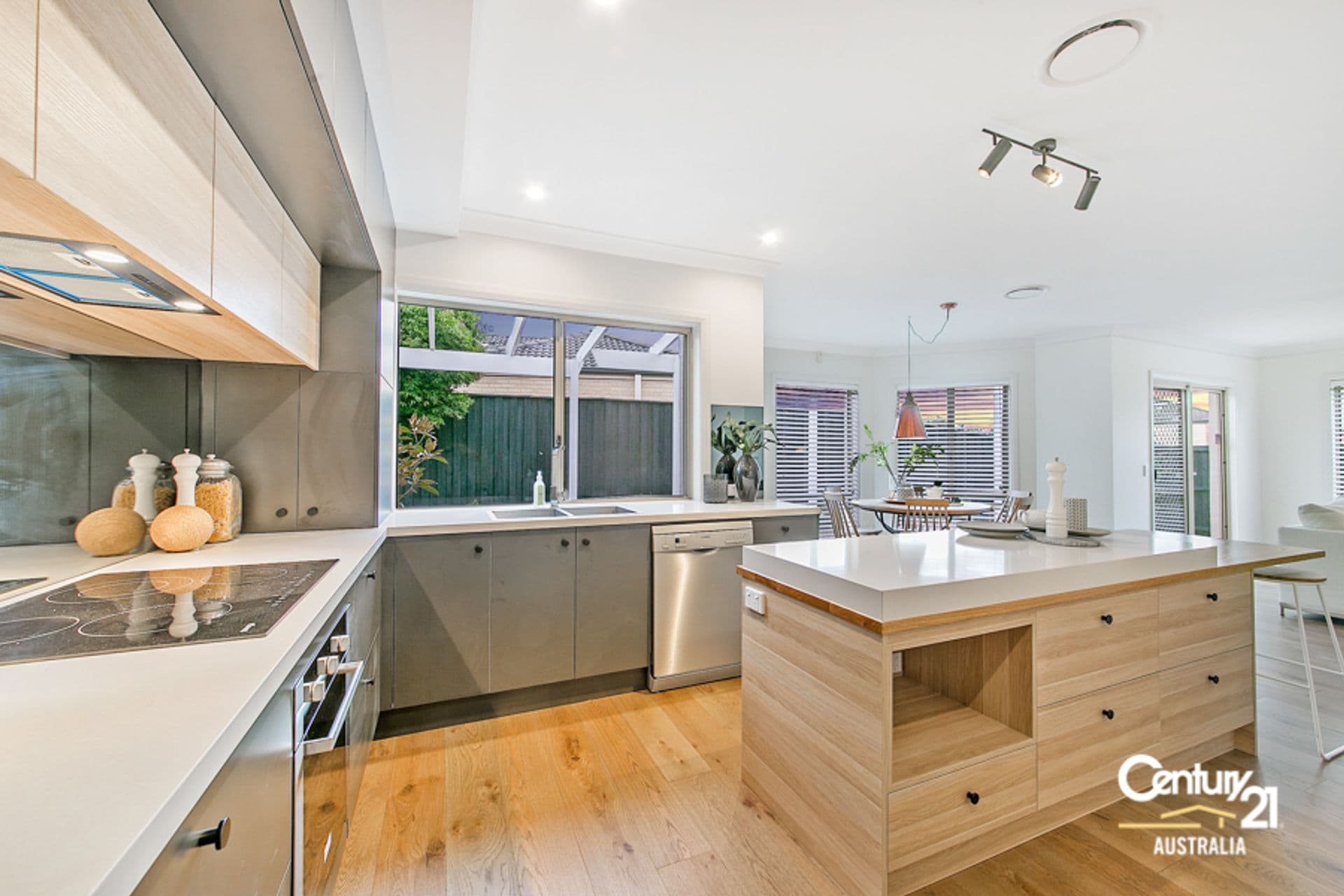 2 Melinda Close, Beaumont Hills, NSW, 2155, Beaumont Hills - Thumbnail 3