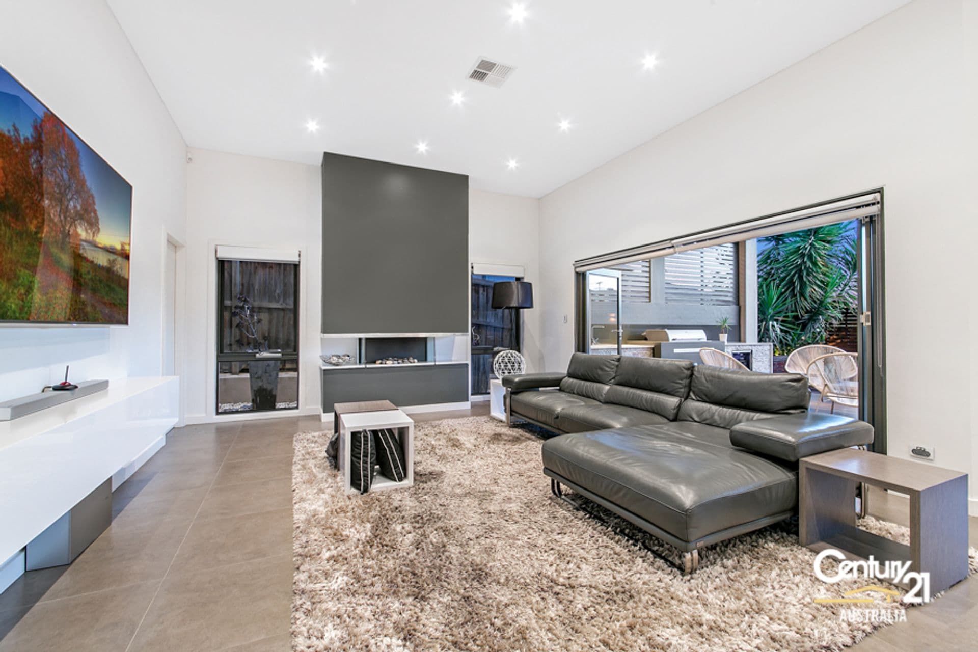 11 Tamborine Drive, Beaumont Hills, NSW, 2155, Beaumont Hills - Thumbnail 2
