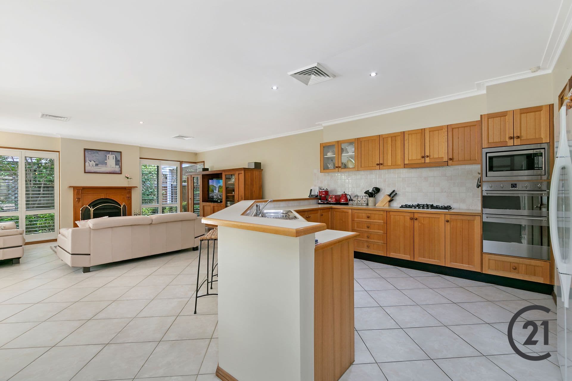 48 Beaumont Drive, Beaumont Hills, NSW, 2155, Beaumont Hills - Thumbnail 2