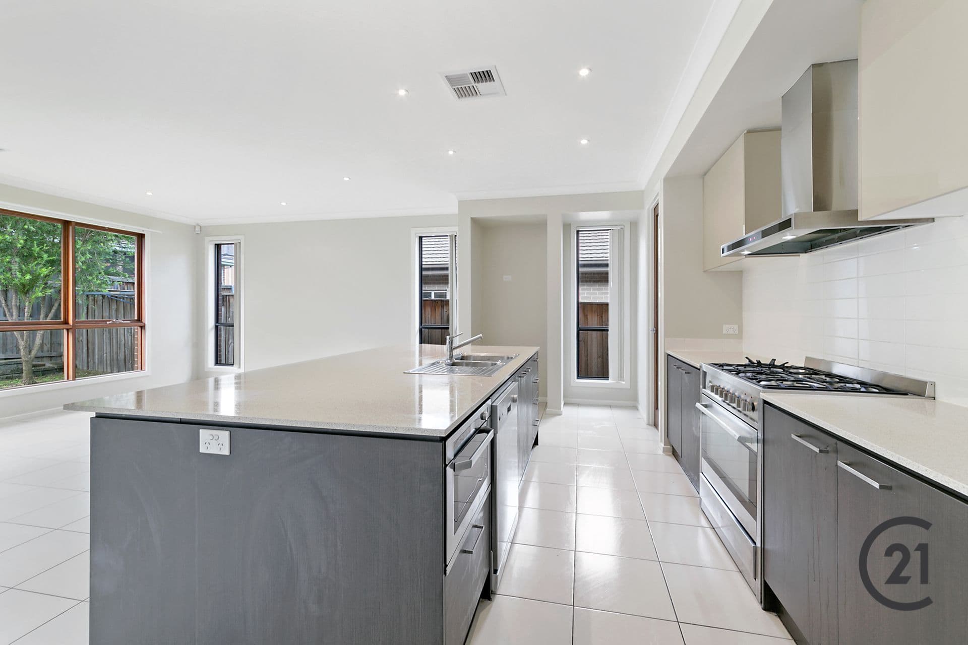 30 Carmargue Street, Beaumont Hills, NSW, 2155, Beaumont Hills - Thumbnail 2