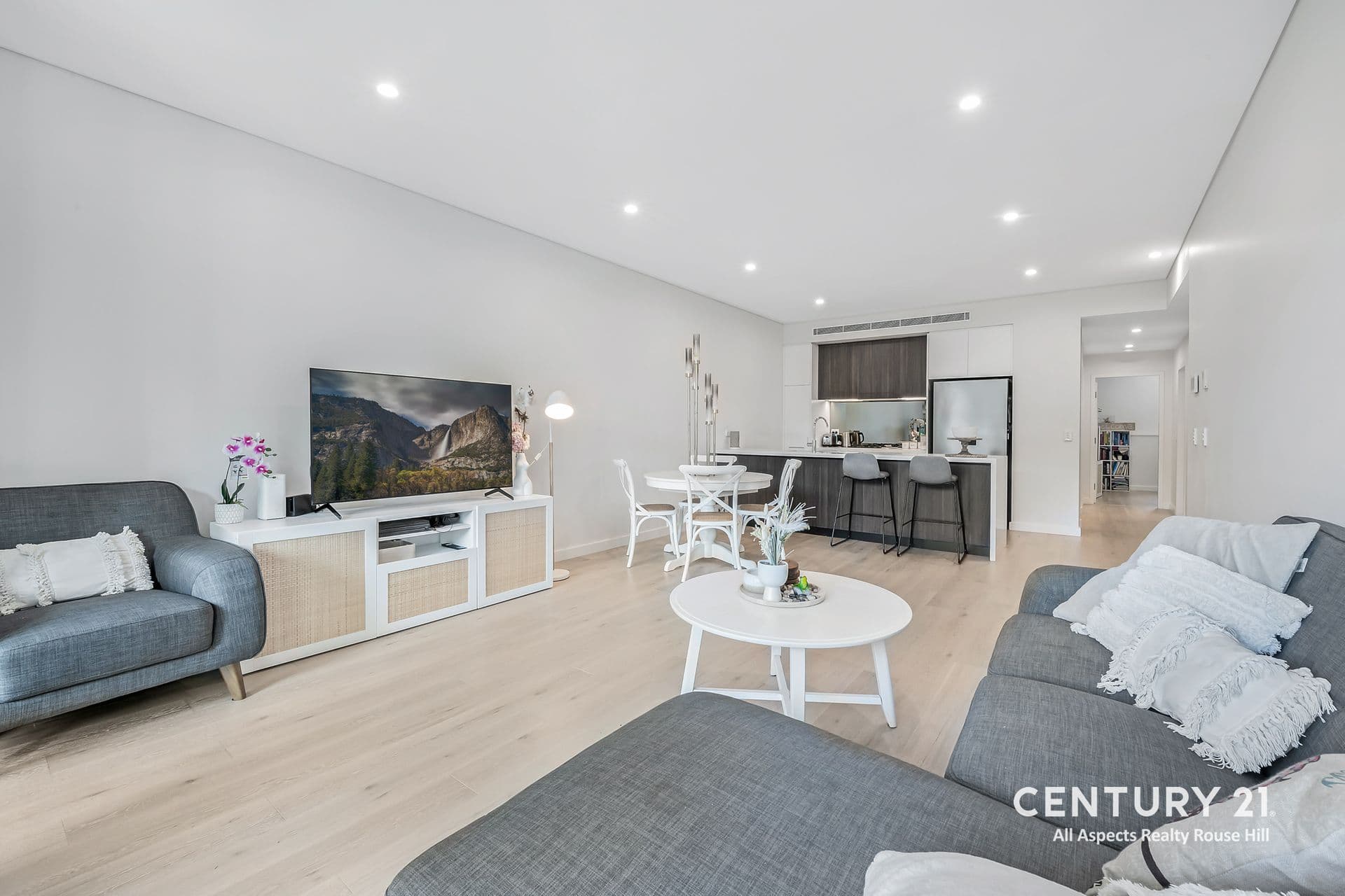 A101/ 2 Burrendong Crescent, Rouse Hill, NSW, 2155, Rouse Hill - Thumbnail 2
