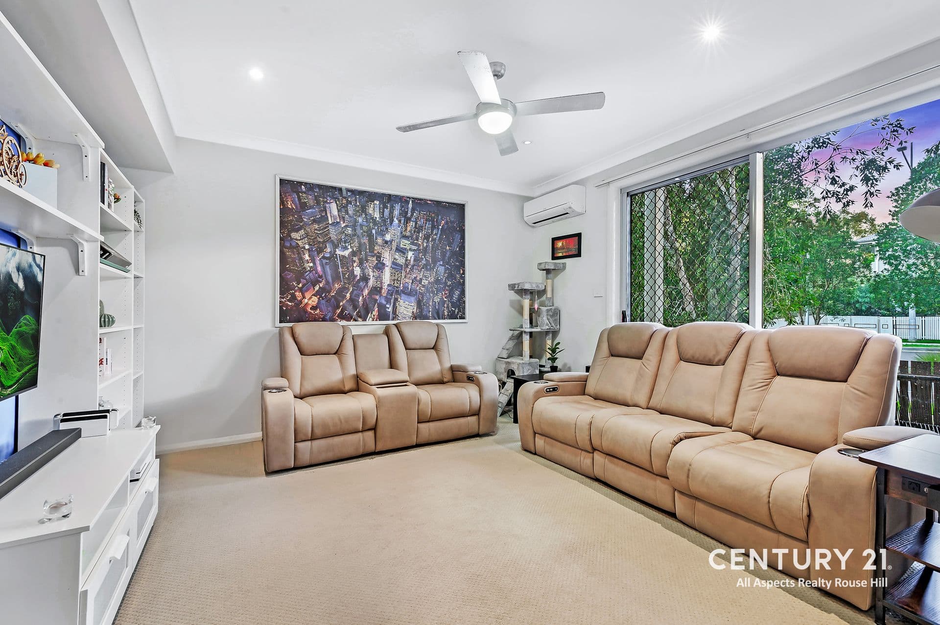 29 Caddies Boulevard, Rouse Hill, NSW, 2155, Rouse Hill - Thumbnail 2