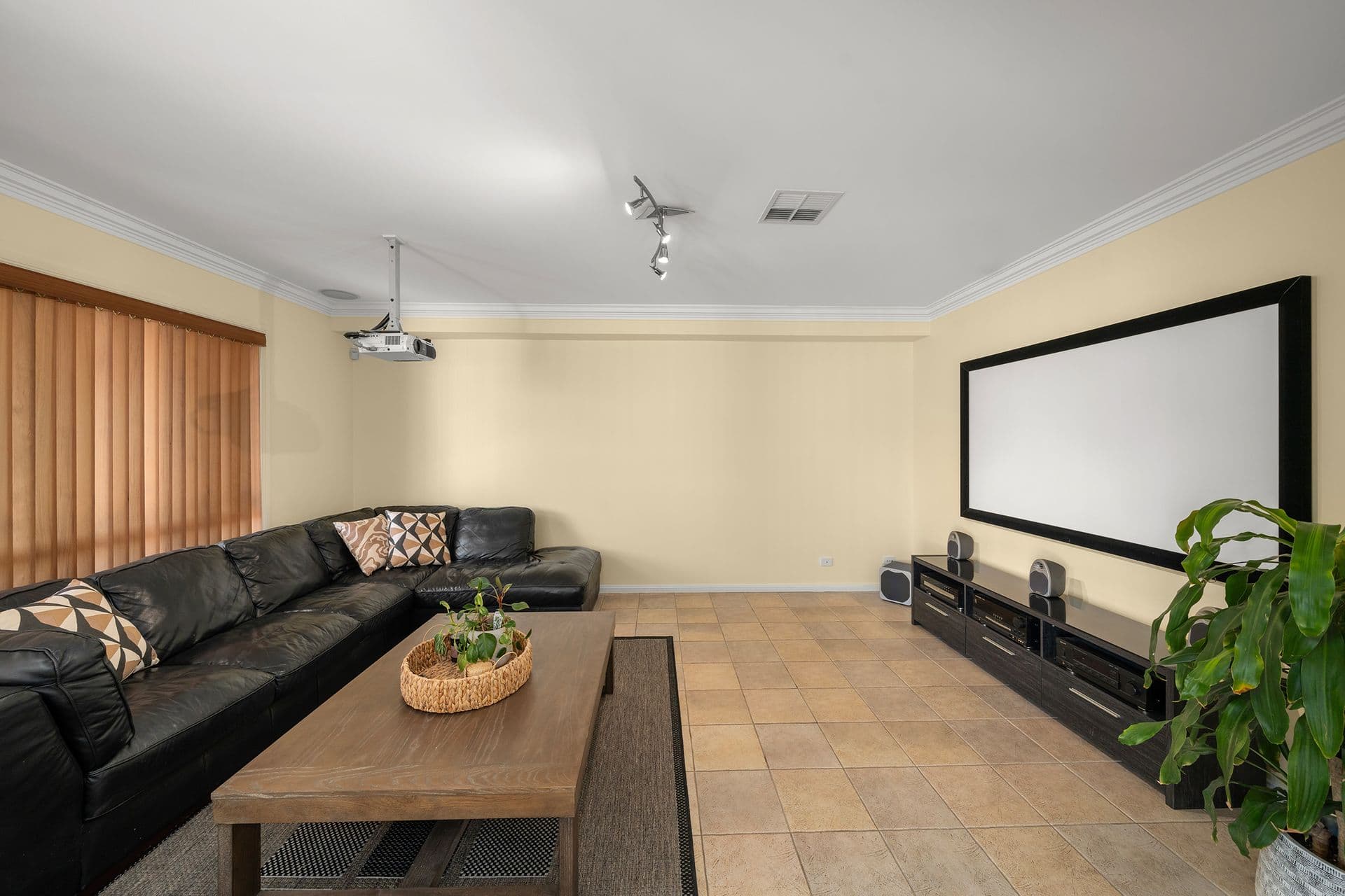 4 Kindilen Close, Rouse Hill, NSW, 2155, Rouse Hill - Thumbnail 4