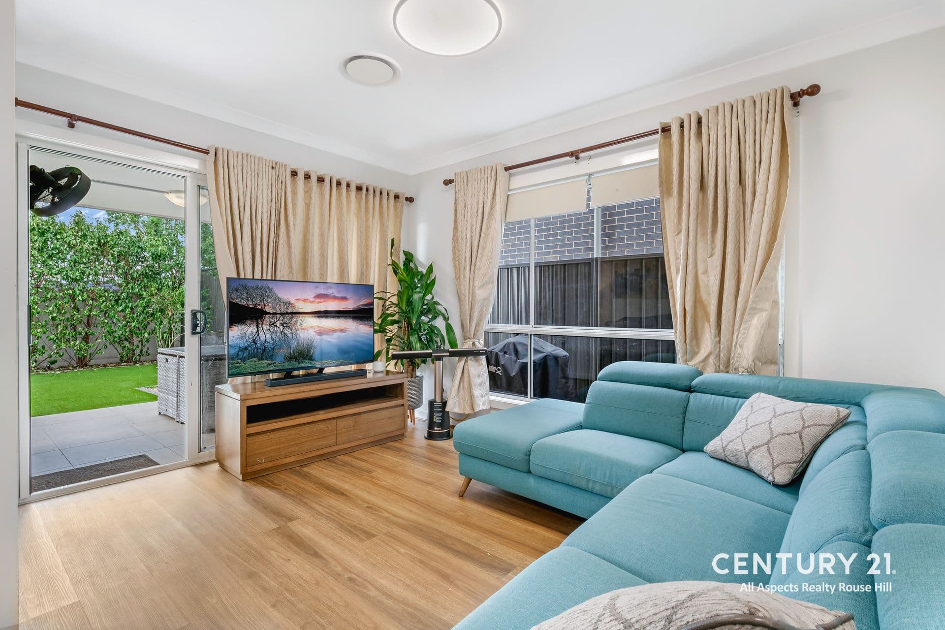 28 Bugle Circuit, Kellyville, NSW, 2155, Kellyville - Thumbnail 3