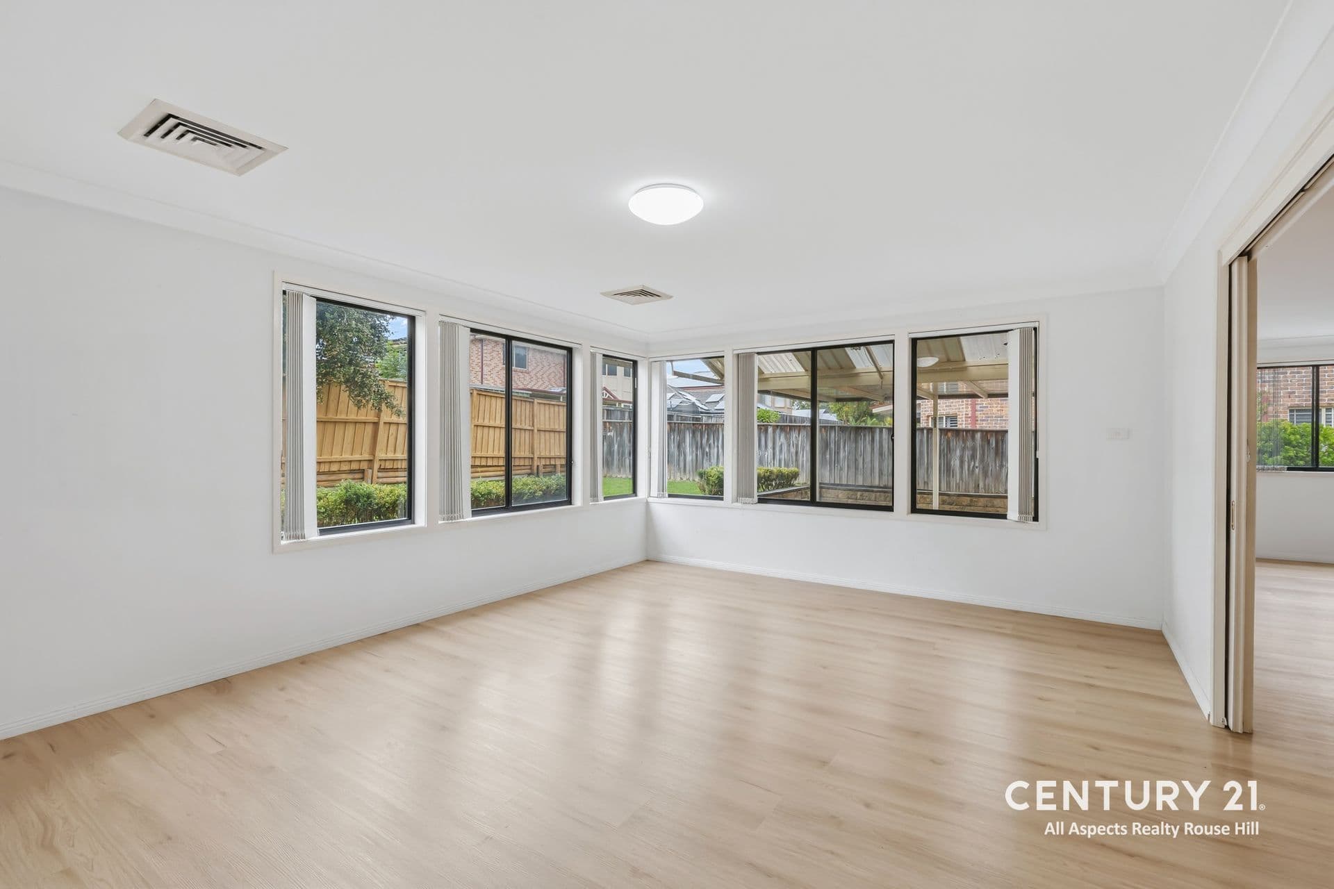 11 Lindwall Place, Rouse Hill, NSW, 2155, Rouse Hill - Thumbnail 4