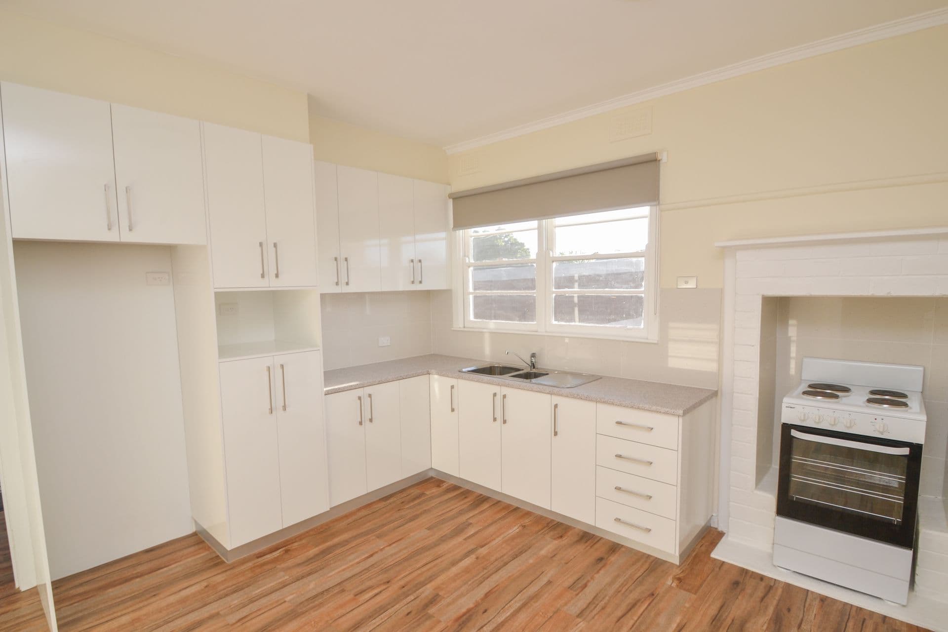 1 Garden Crescent, Echuca, VIC, 3564, Echuca - Thumbnail 3