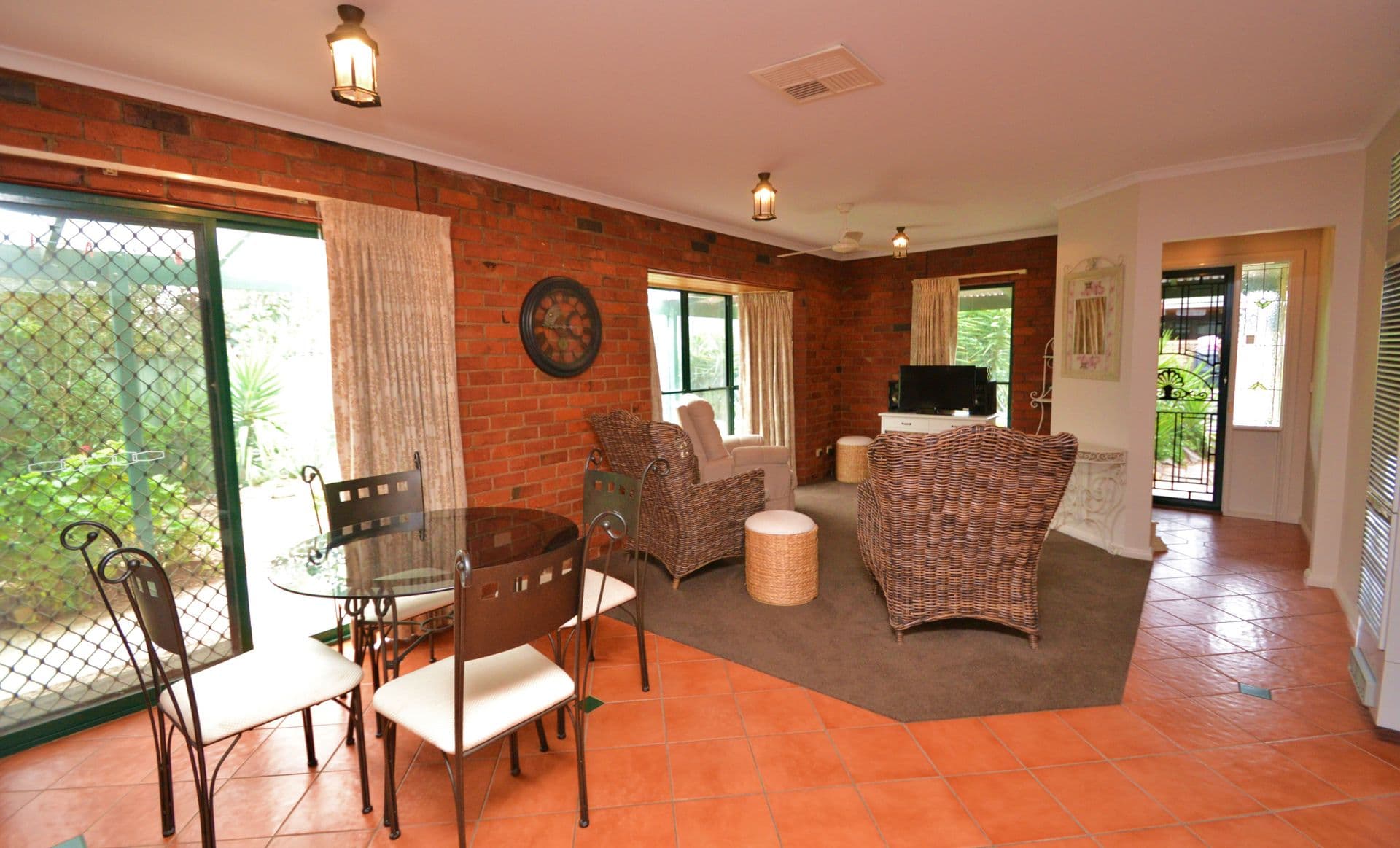 2/11 Minor Street, Echuca, VIC, 3564, Echuca - Thumbnail 2