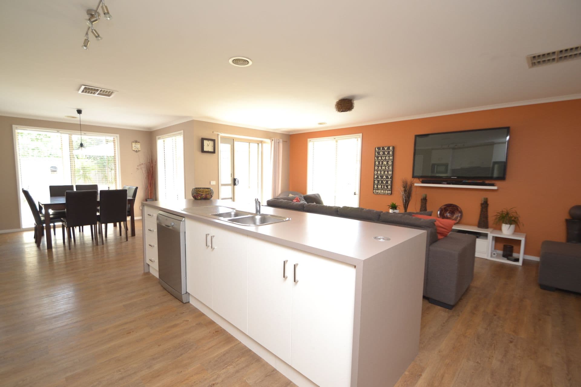 2 Amy Place, Echuca, VIC, 3564, Echuca - Thumbnail 4