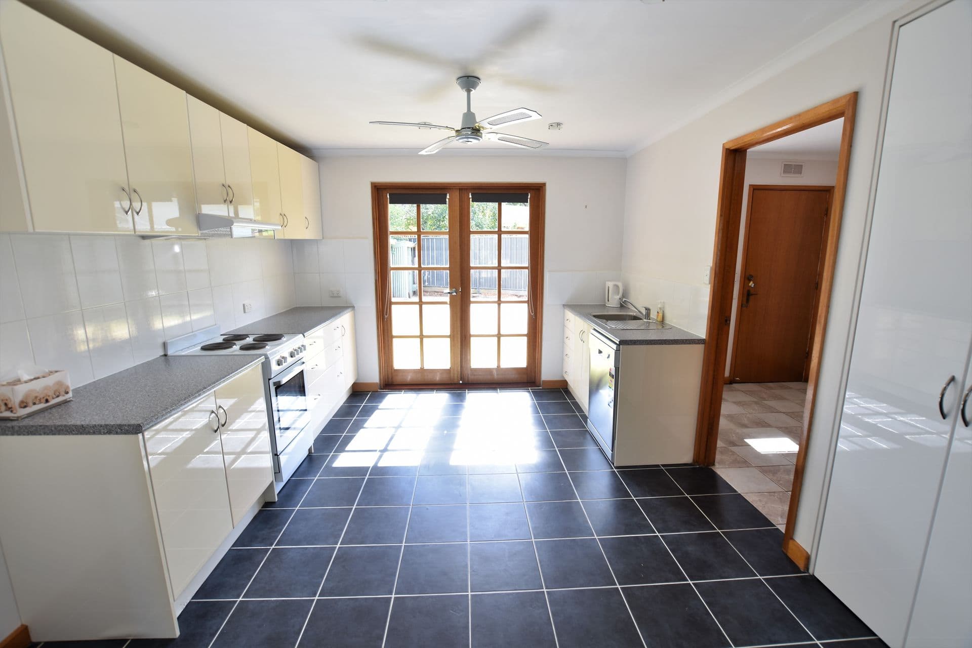 284 Ogilvie Avenue, Echuca, VIC, 3564, Echuca - Thumbnail 3