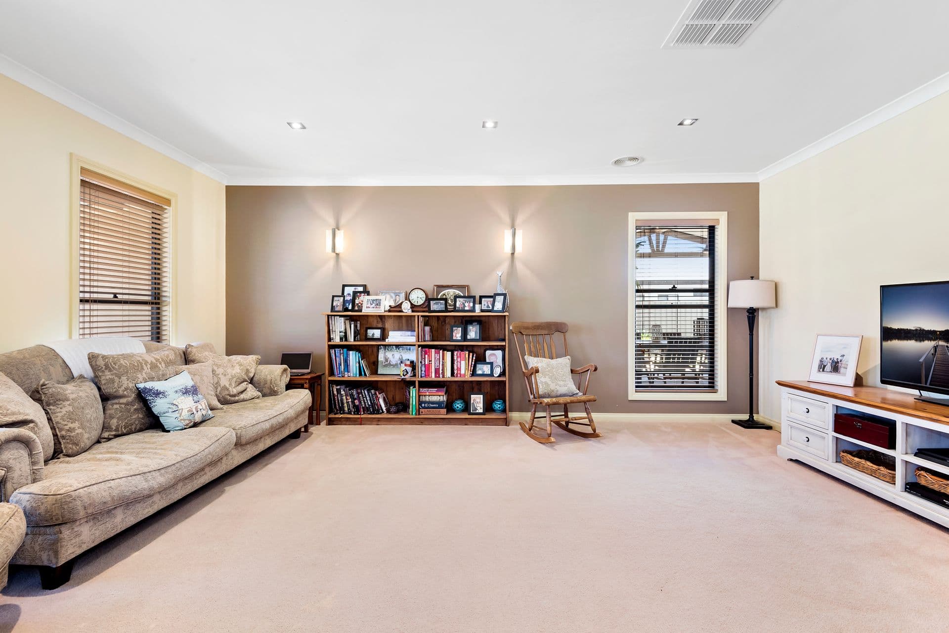 42 Jamieson Drive, Echuca, VIC, 3564, Echuca - Thumbnail 2