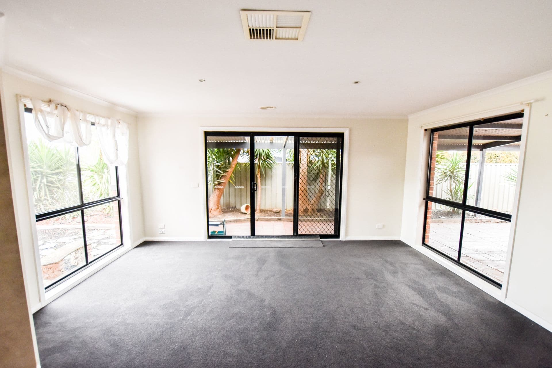 11 Paroo Street, Echuca, VIC, 3564, Echuca - Thumbnail 2