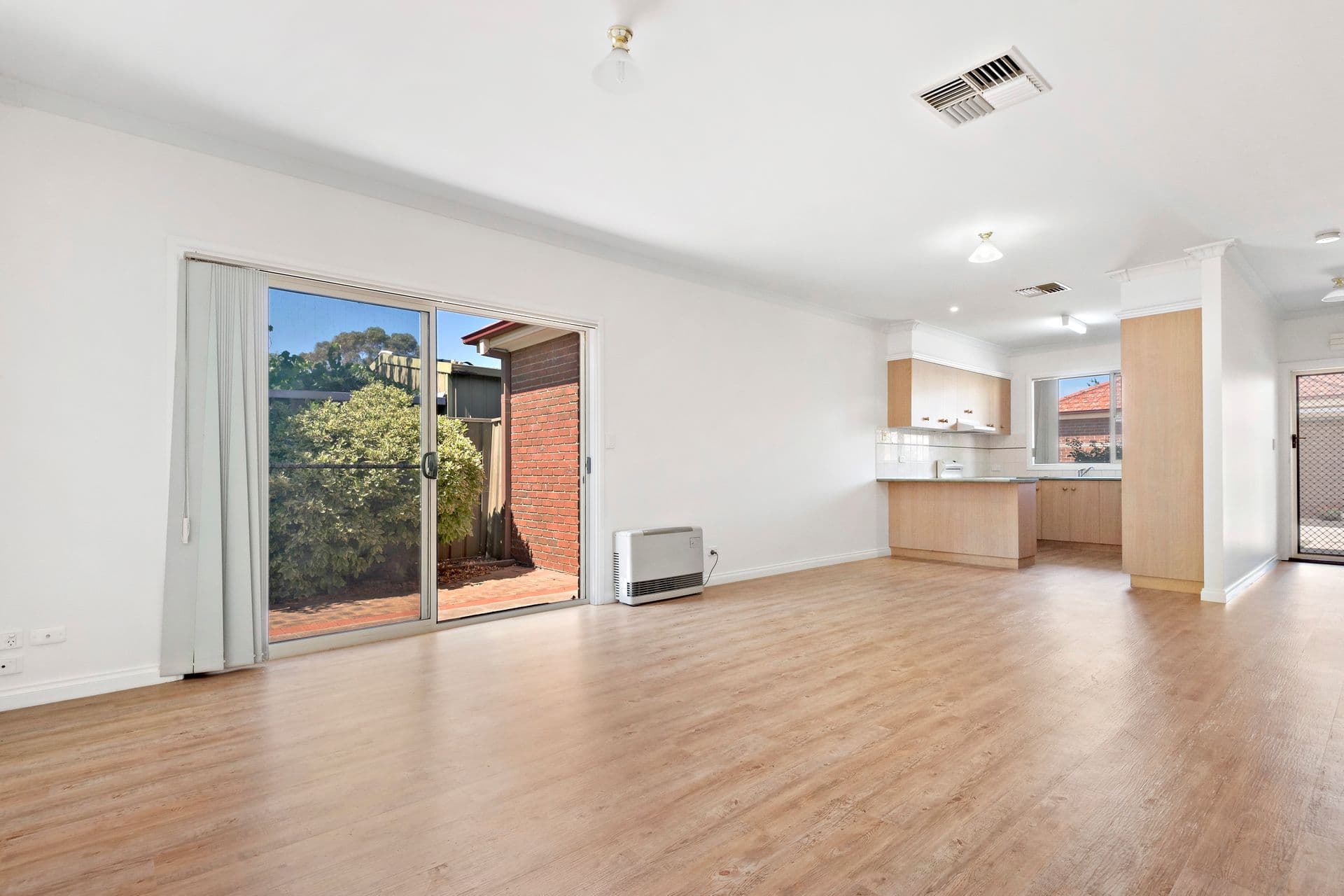 2/72 Hopwood Street, Echuca, VIC, 3564, Echuca - Thumbnail 2