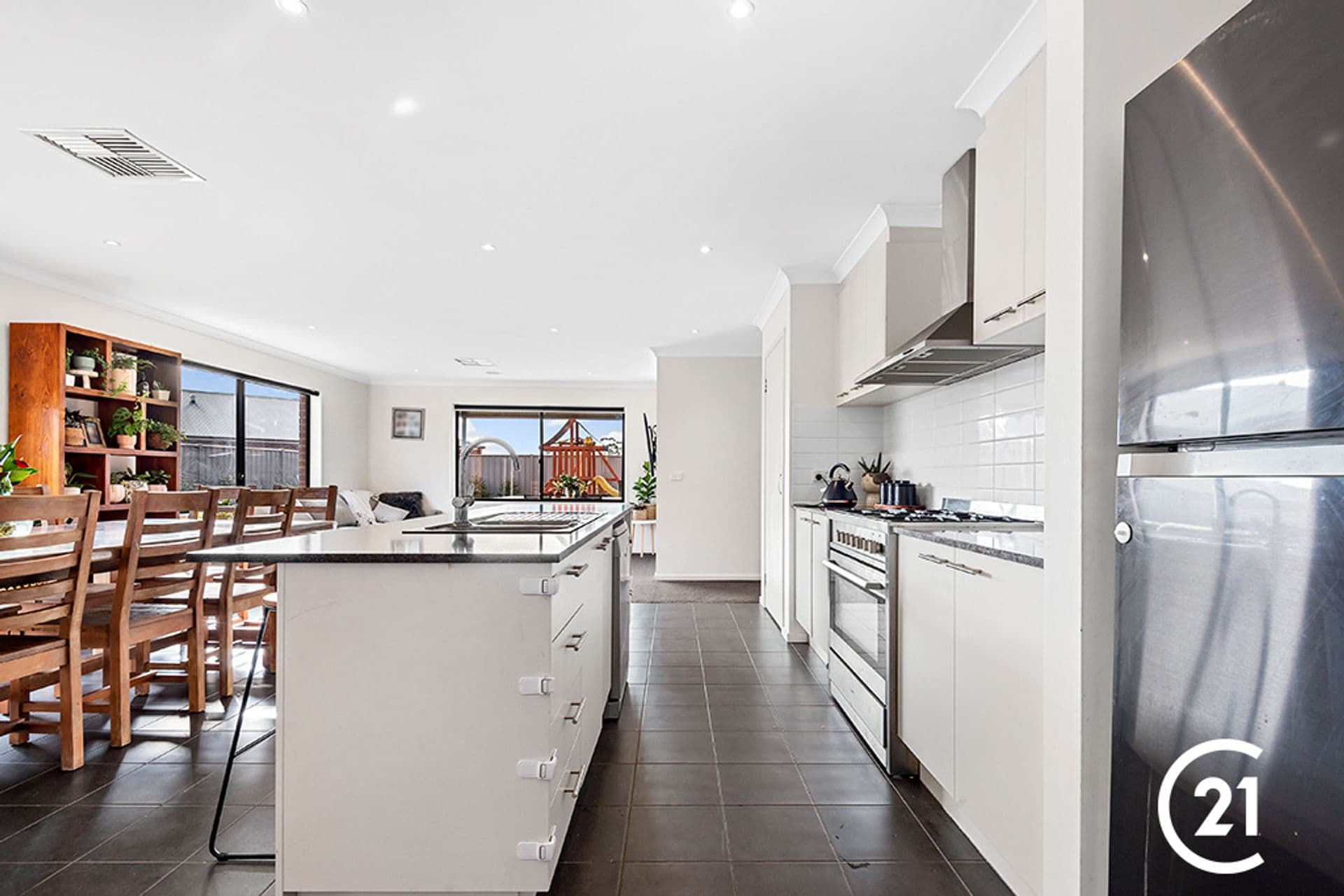 22 Wilkinson Drive, Echuca, VIC, 3564, Echuca - Thumbnail 2