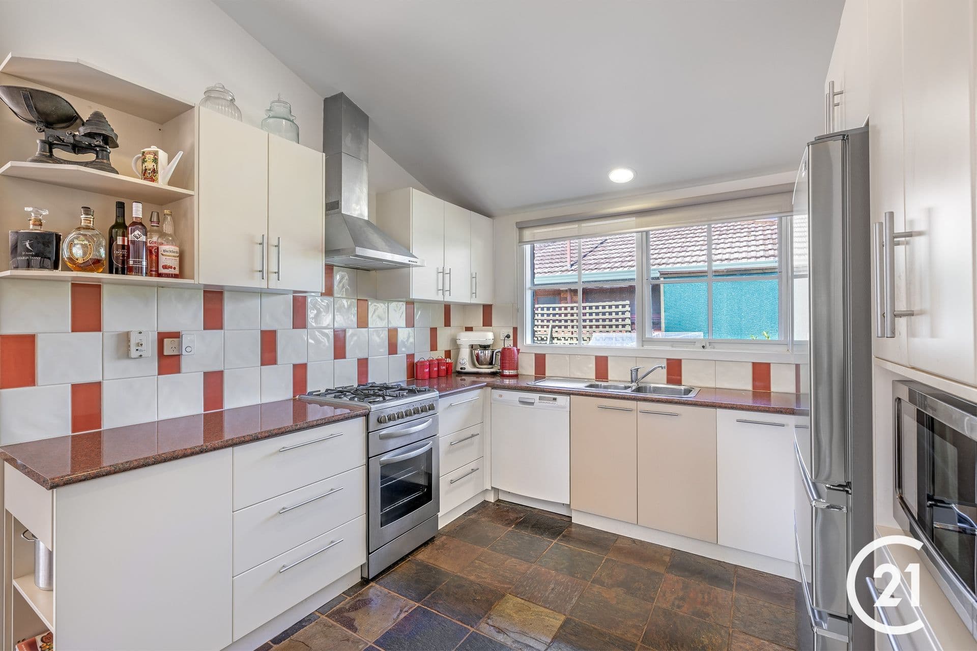 9 Hillview Avenue, Moama, NSW, 2731, Moama - Thumbnail 4
