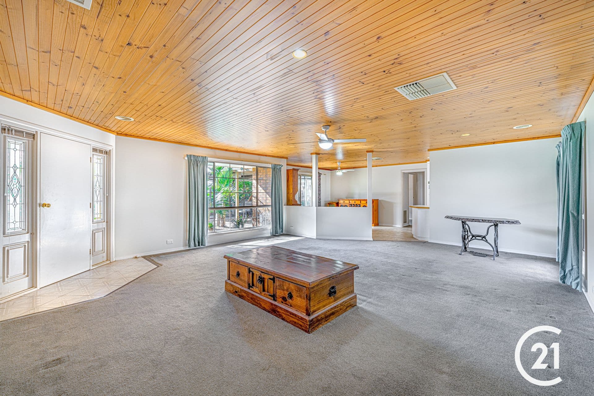 42 Adelaide Crescent, Echuca, VIC, 3564, Echuca - Thumbnail 2