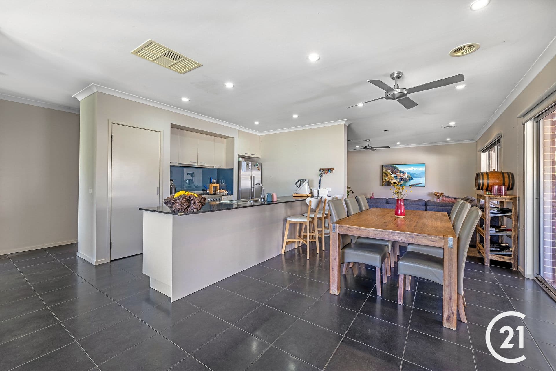 11 Park Avenue, Echuca, VIC, 3564, Echuca - Thumbnail 2