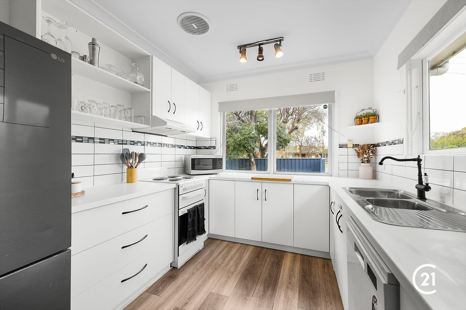 17 Mitchell Street, Echuca, VIC, 3564, Echuca - Thumbnail 2
