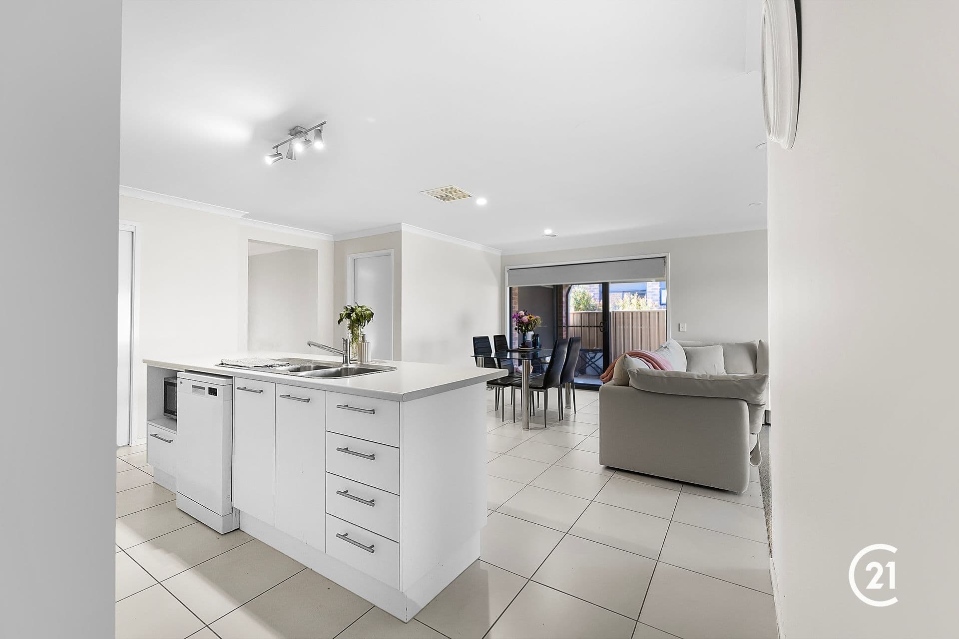10 Howell Drive, Echuca, VIC, 3564, Echuca - Thumbnail 2