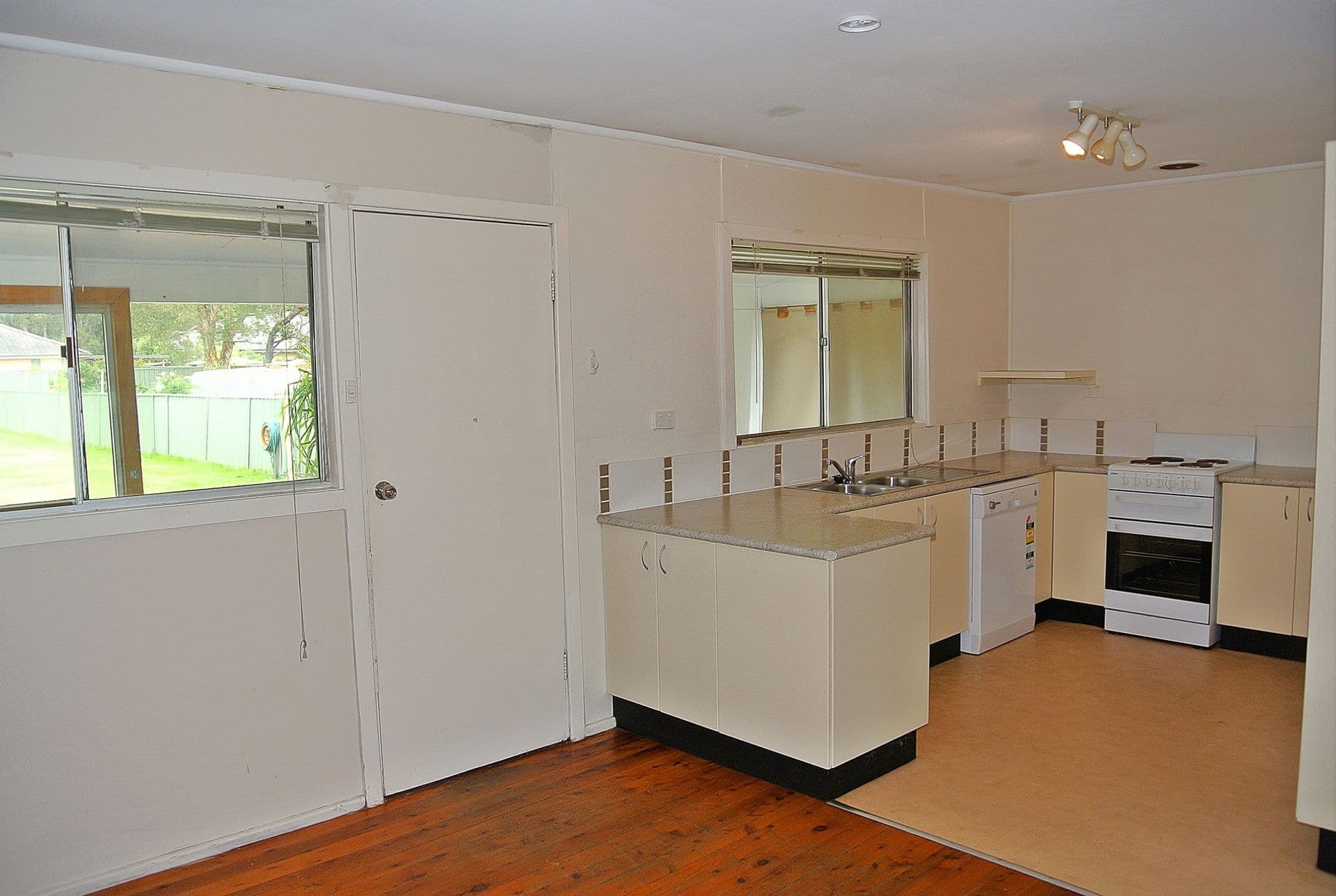 27 Myall St, Tea Gardens, NSW, 2324, Tea Gardens - Thumbnail 4