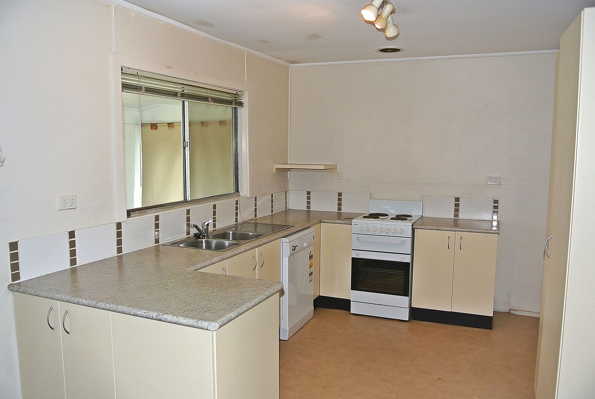 27 Myall St, Tea Gardens, NSW, 2324, Tea Gardens - Thumbnail 5