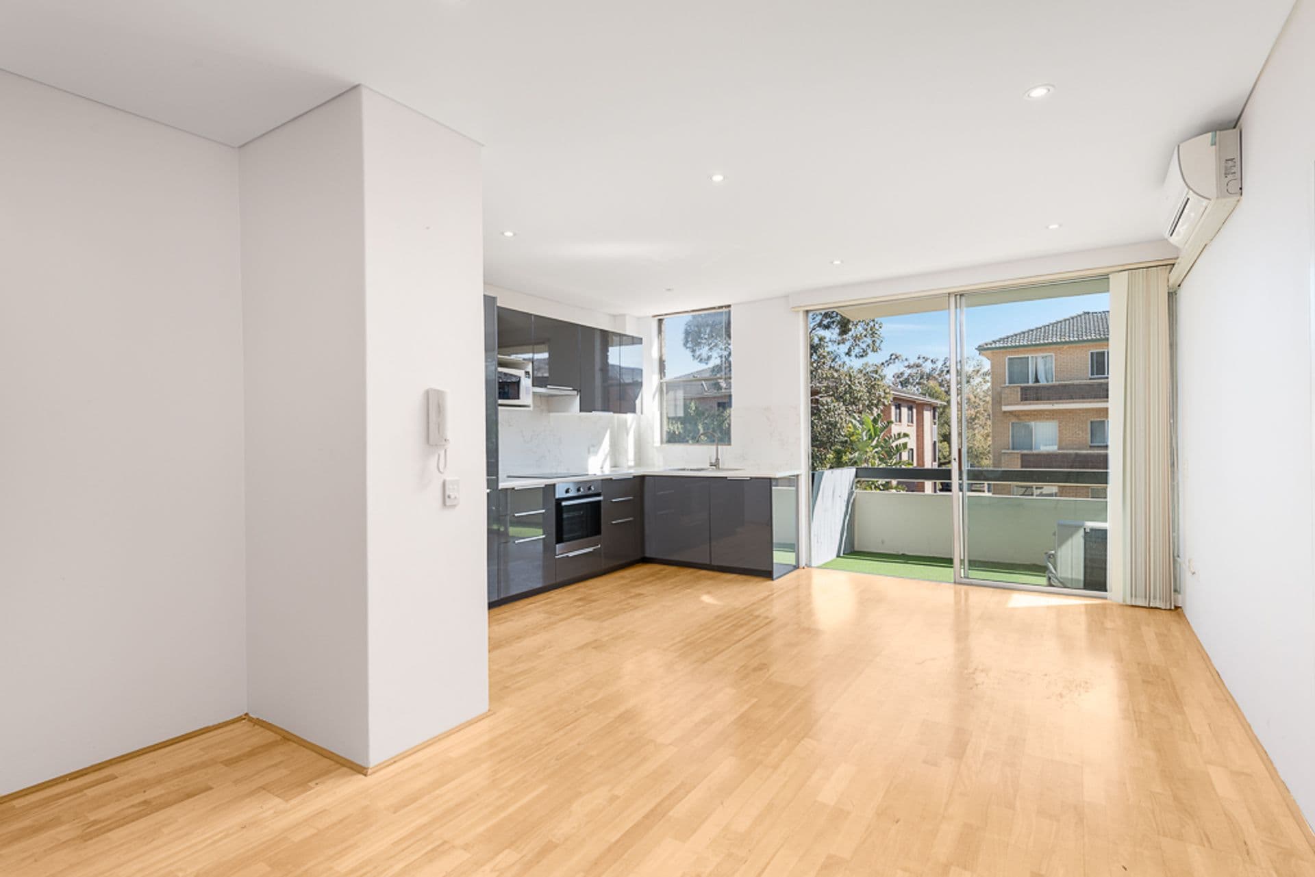 11/19 Trafalgar Street, Brighton-le-sands, NSW, 2216, Brighton-Le-Sands - Thumbnail 2