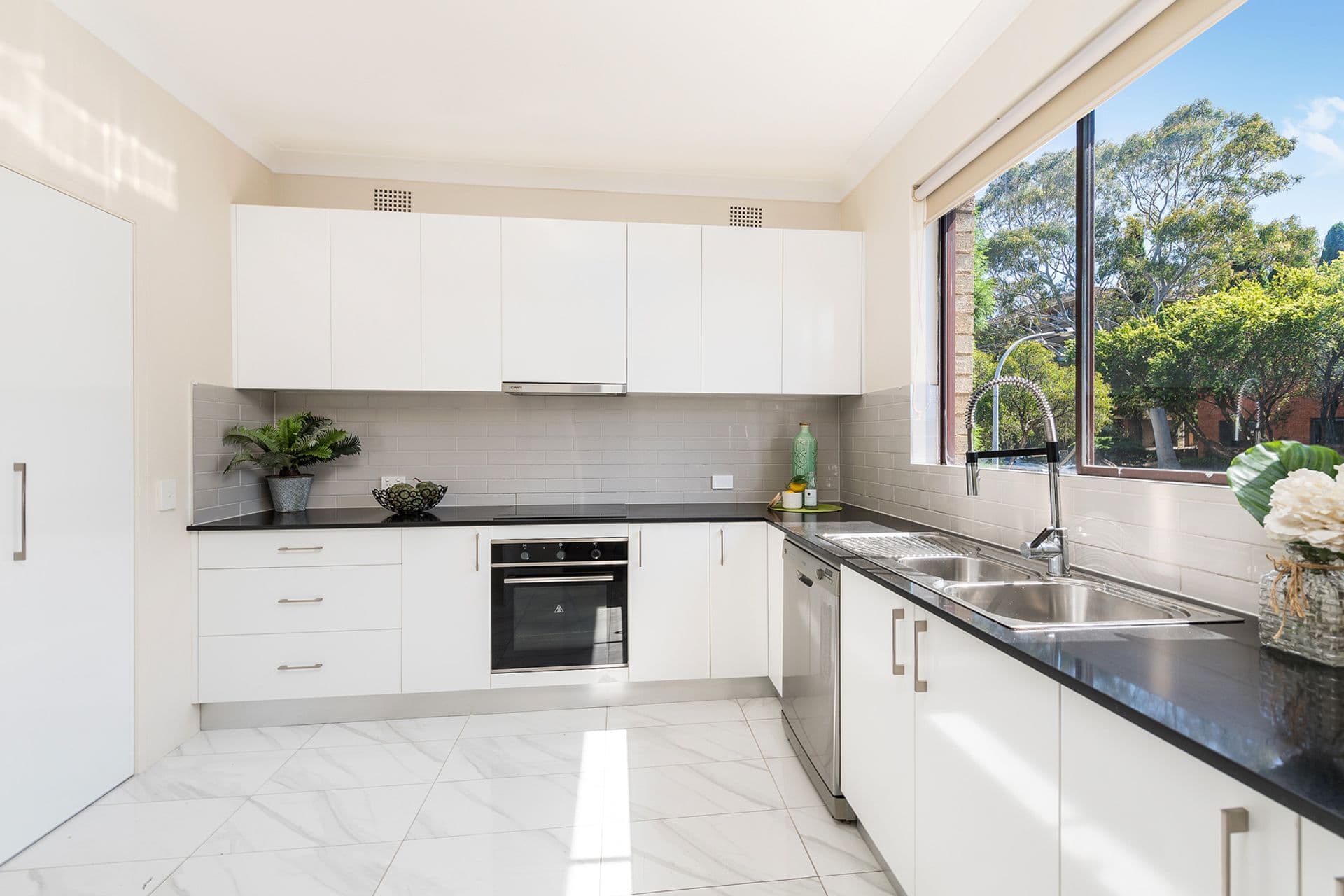 6/13 Winchester Street, Carlton, NSW, 2218, Carlton - Thumbnail 3