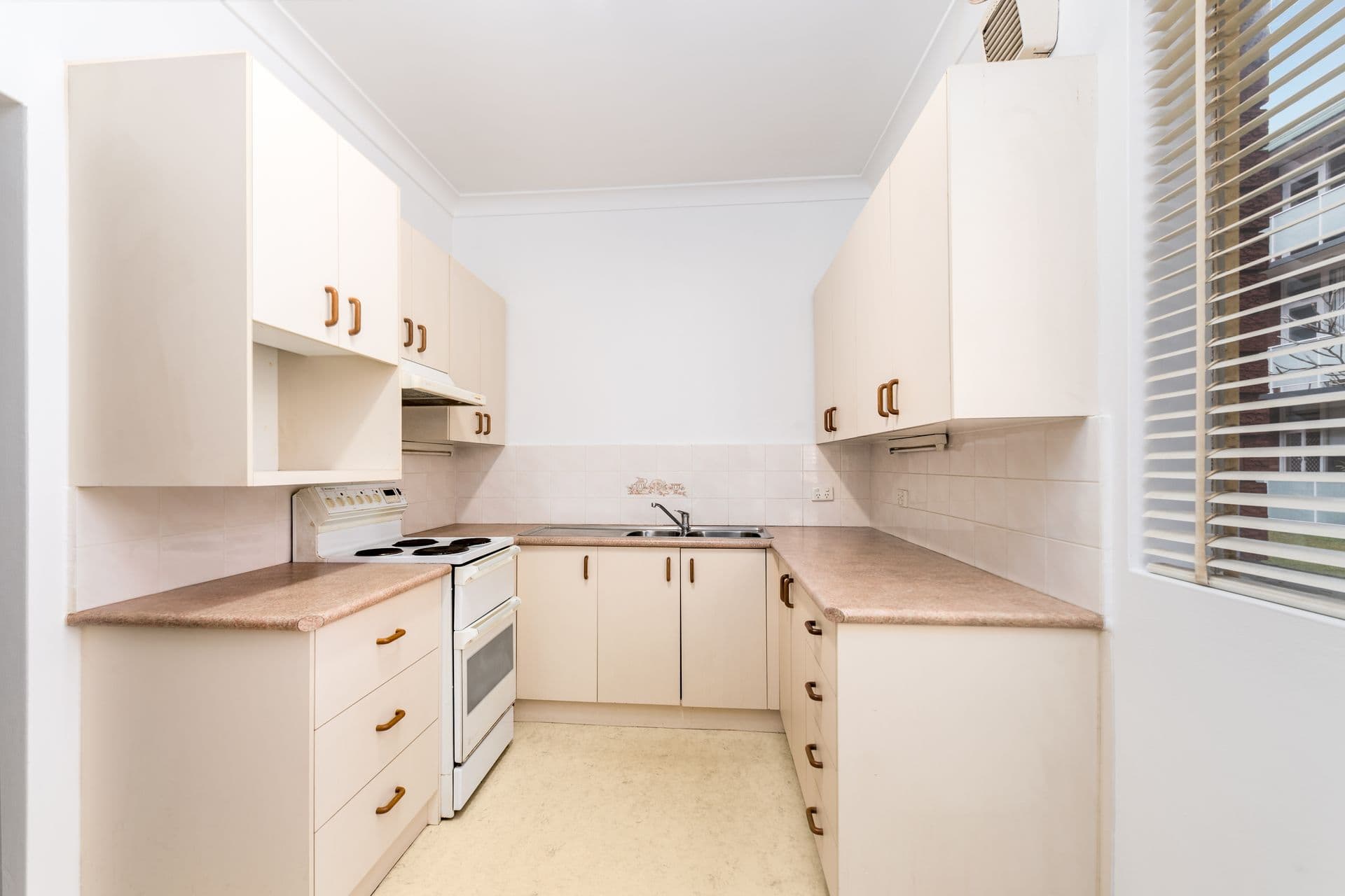 2/174 Chuter Avenue, Sans Souci, NSW, 2219, Sans Souci - Thumbnail 2