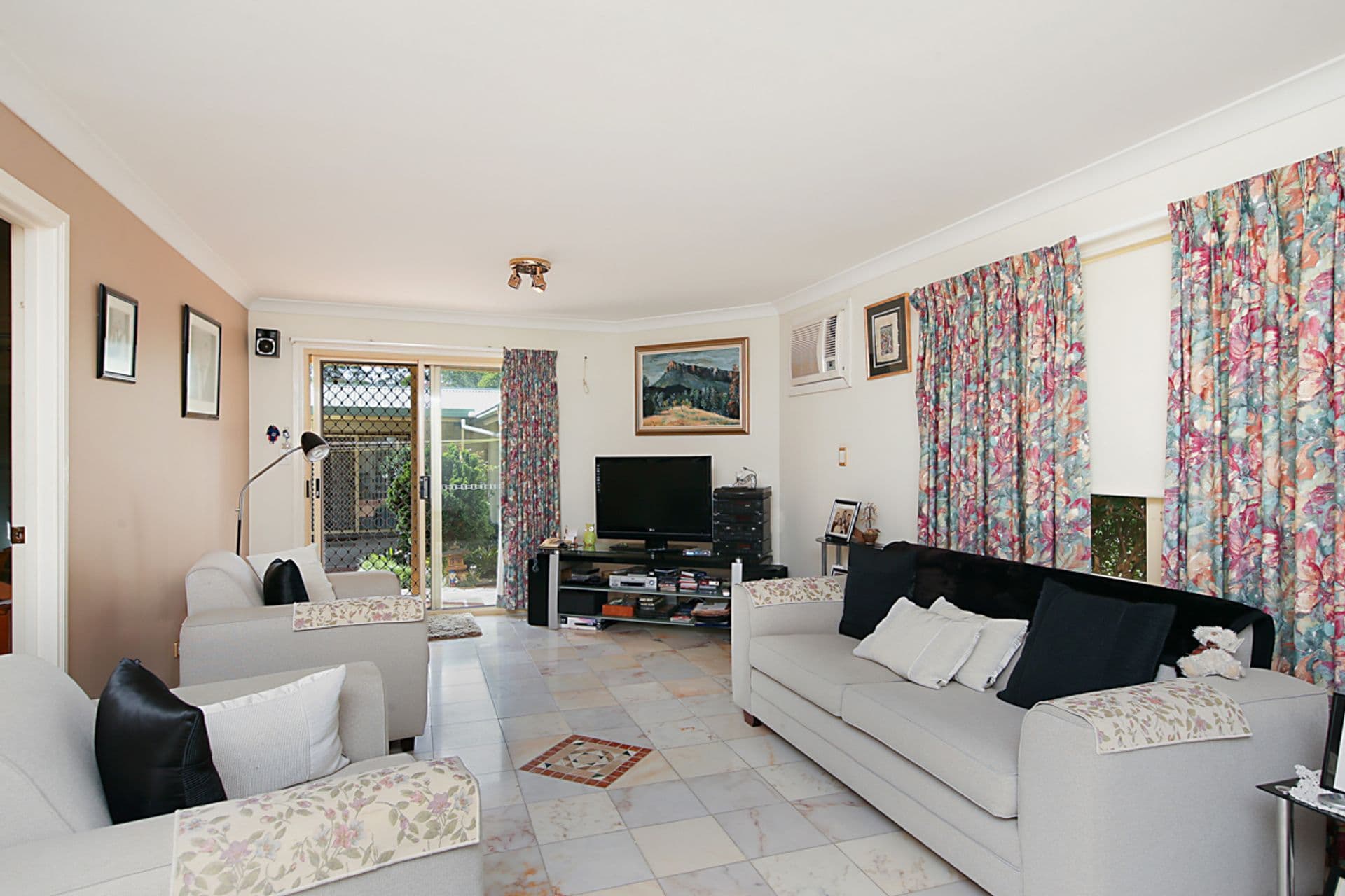 13 Inglis Street, Kotara South, NSW, 2289, Kotara South - Thumbnail 3