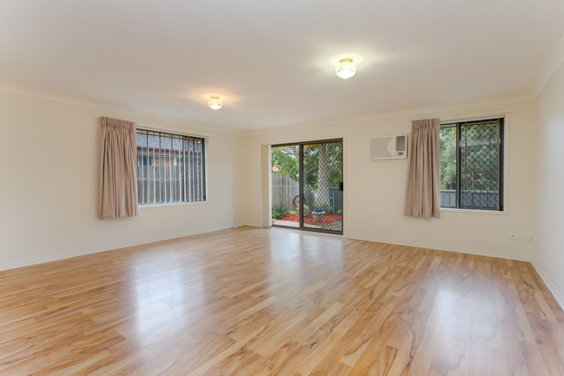 2B Whitehaven Drive, Lakelands, NSW, 2282, Lakelands - Thumbnail 3