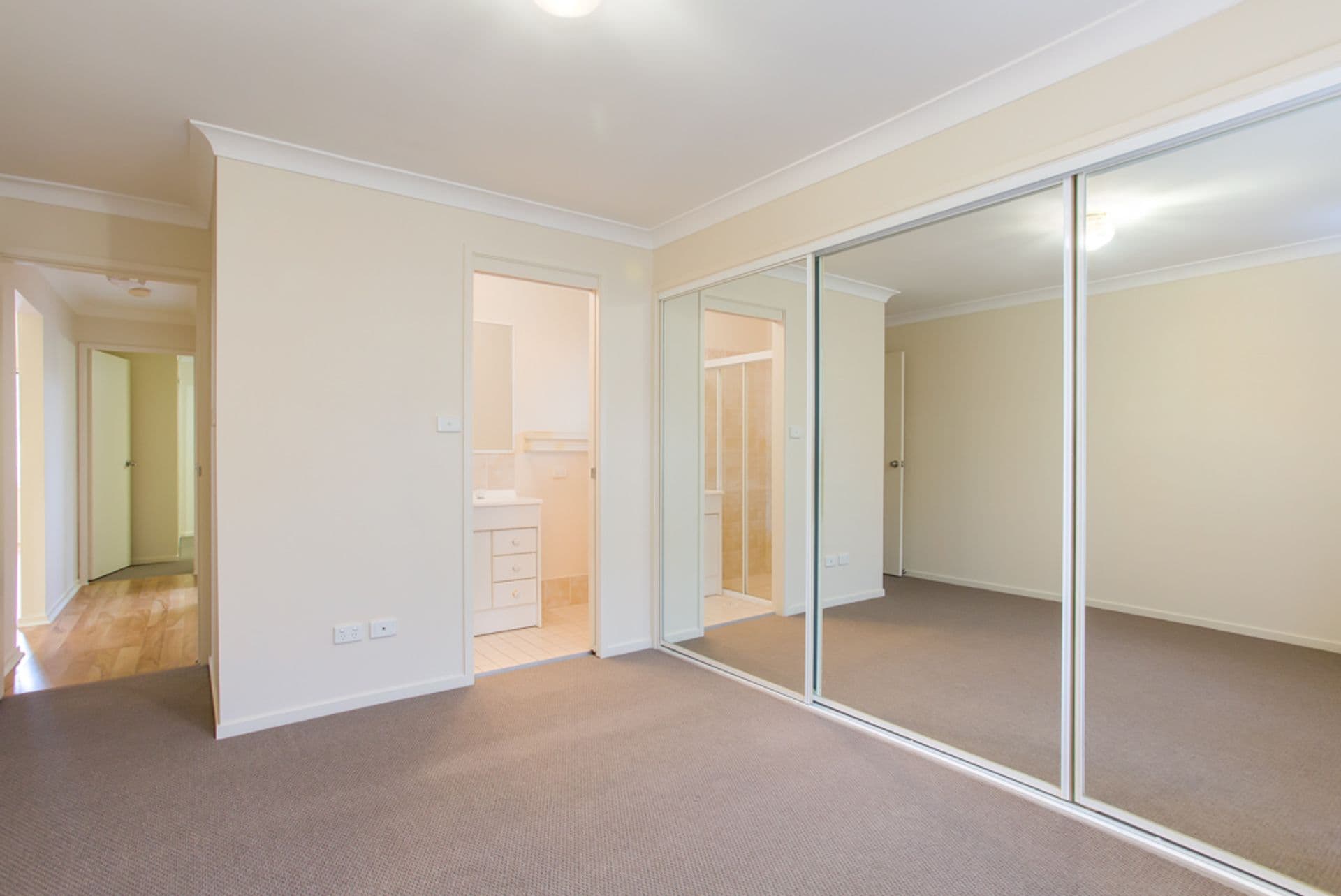 2B Whitehaven Drive, Lakelands, NSW, 2282, Lakelands - Thumbnail 5