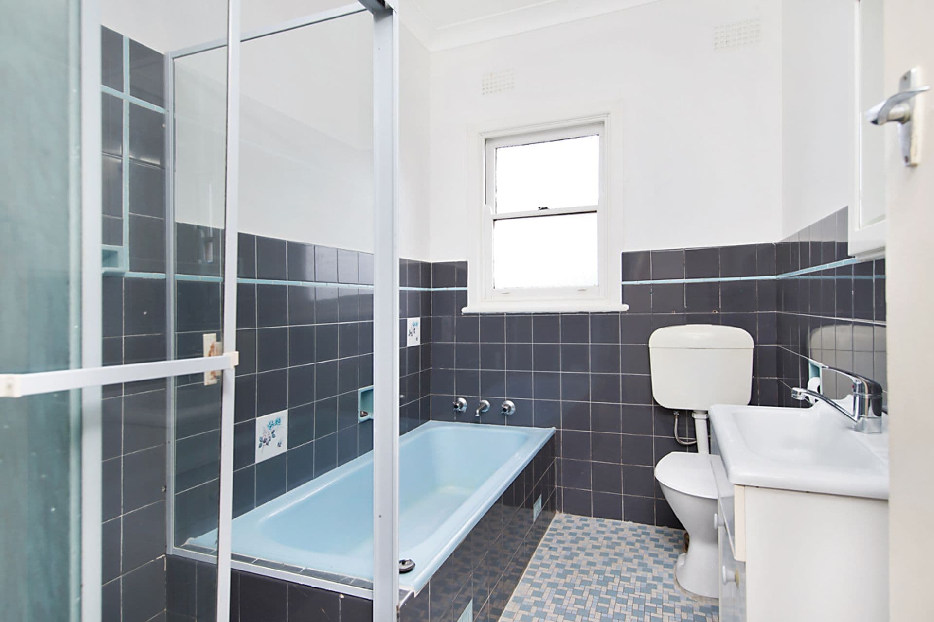 2 Kalora Crescent, Charlestown, NSW, 2290, Charlestown - Thumbnail 5