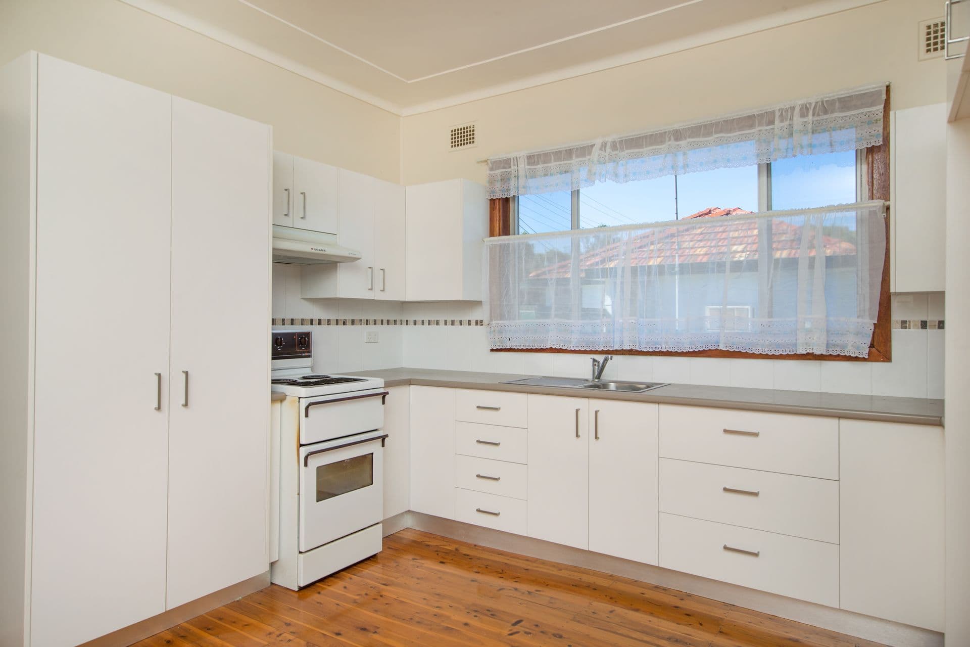 10 Stanley Street, Belmont, NSW, 2280, Belmont - Thumbnail 5