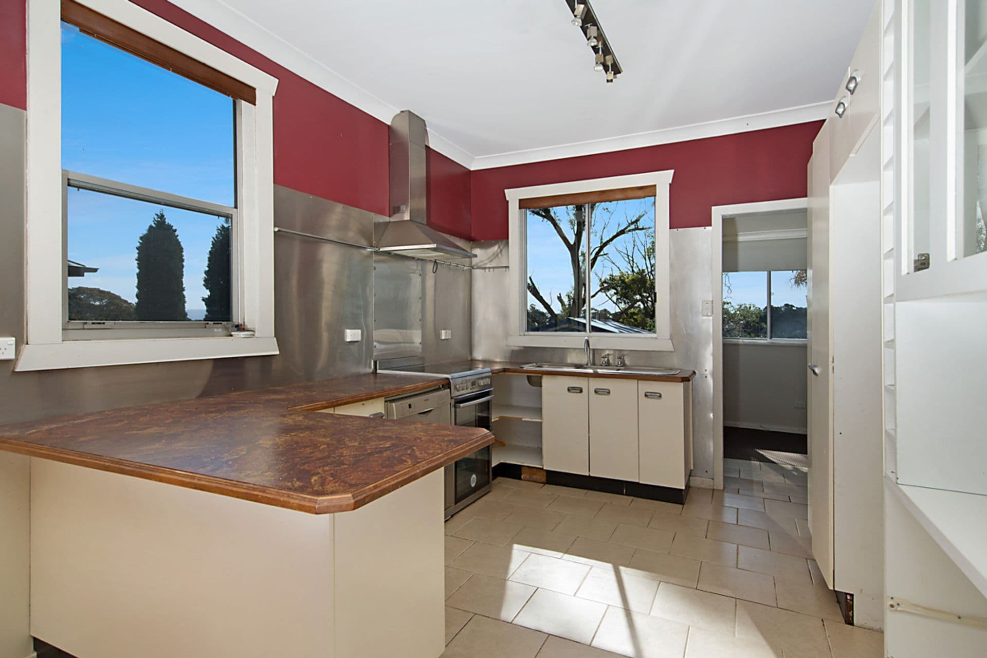 3 Blackbutt Parade, Kotara South, NSW, 2289, Kotara South - Thumbnail 3