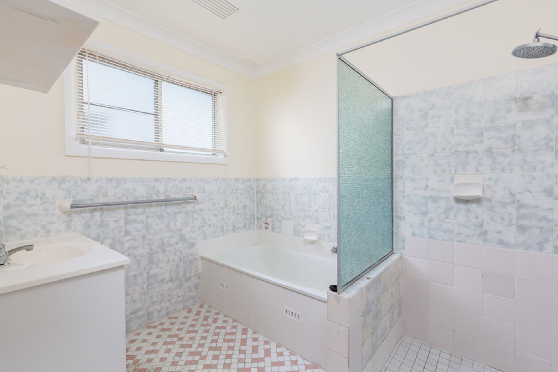31 Gregory Parade, Kotara, NSW, 2289, Kotara - Thumbnail 3