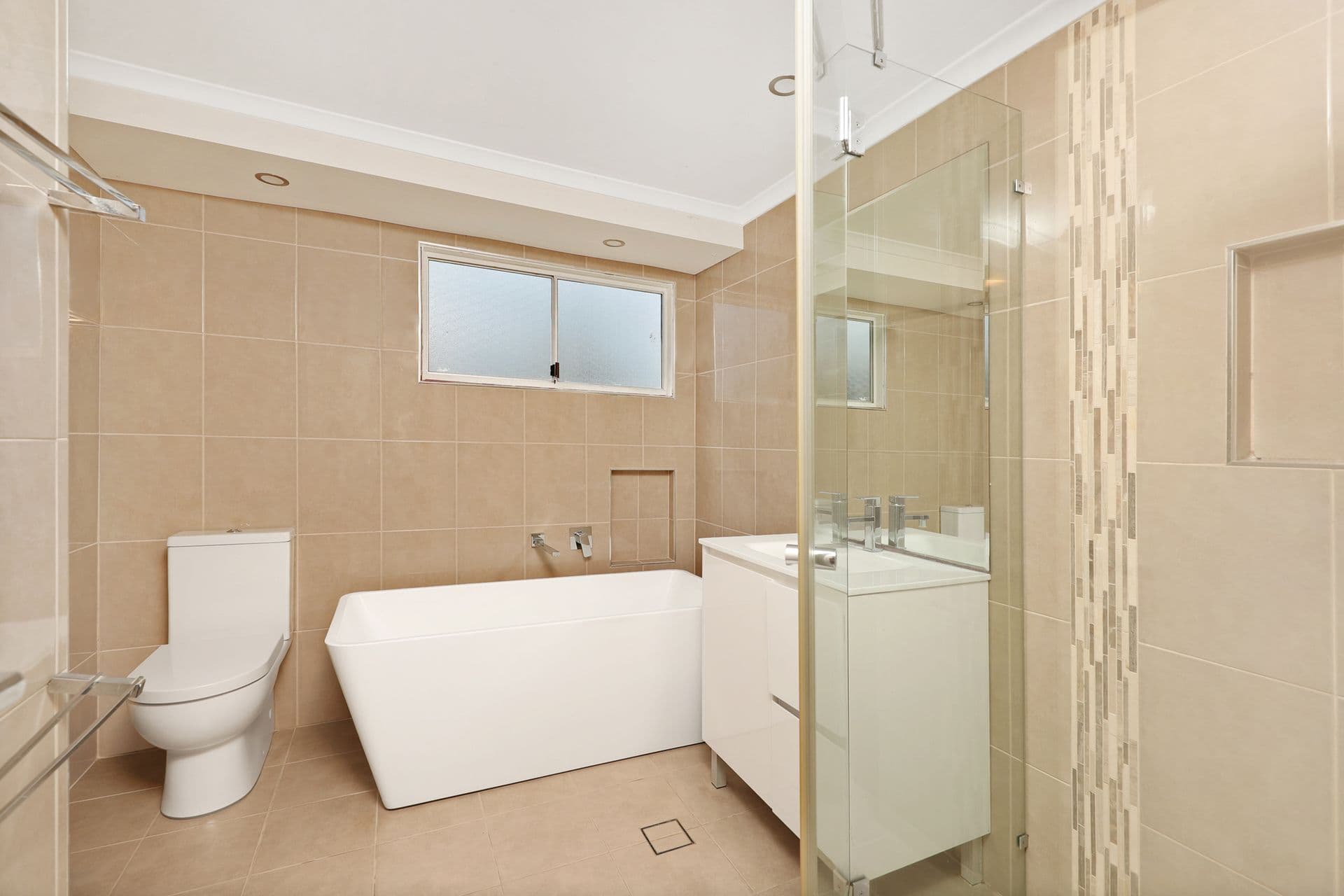 44 Kestrel Avenue, Mount Hutton, NSW, 2290, Mount Hutton - Thumbnail 3