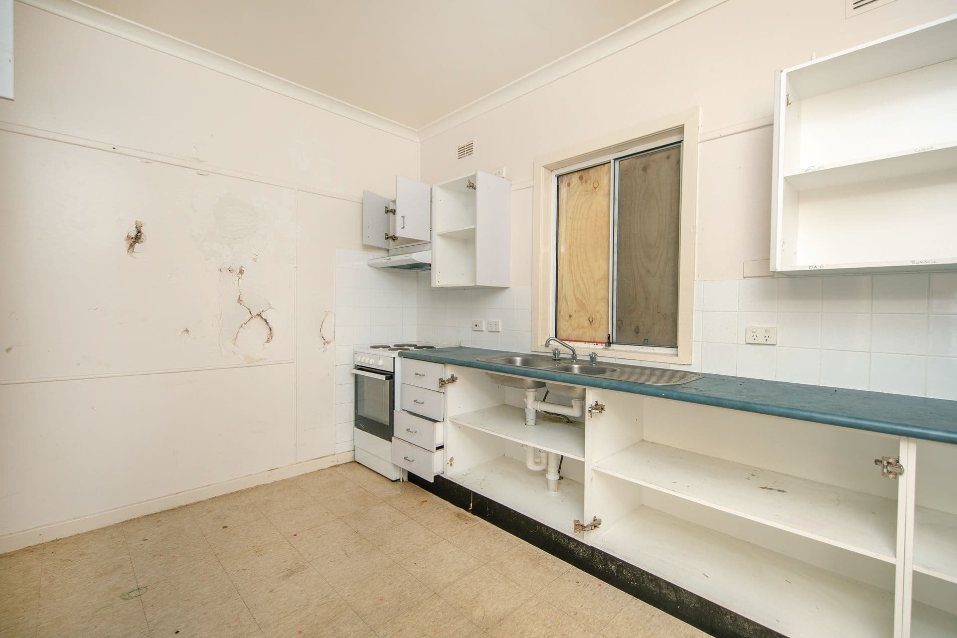 323 Lake Road, Glendale, NSW, 2285, Glendale - Thumbnail 4