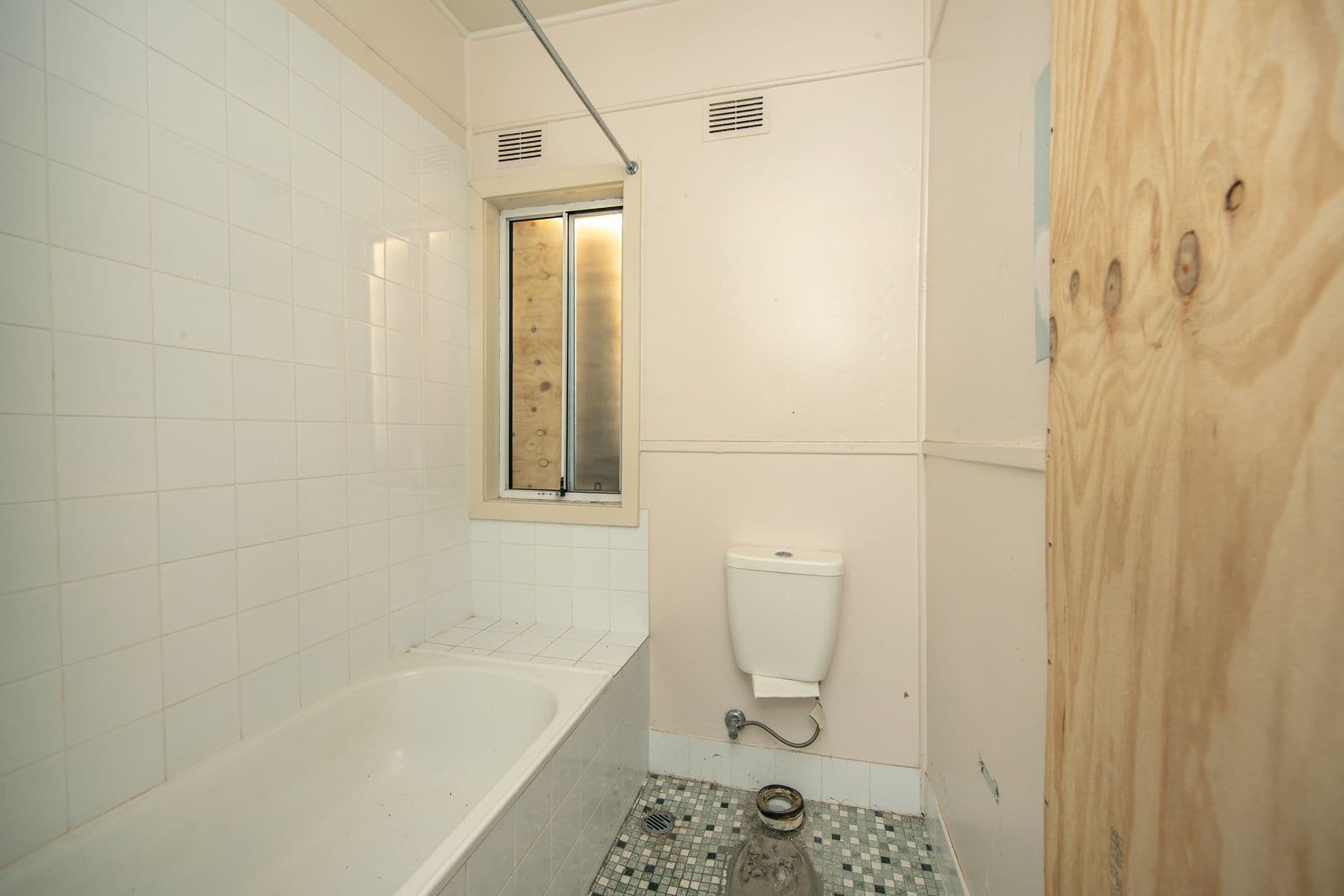 323 Lake Road, Glendale, NSW, 2285, Glendale - Thumbnail 5