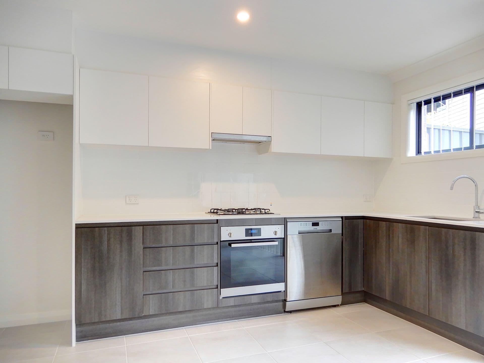 4/8 Cowper Avenue, Charlestown, NSW, 2290, Charlestown - Thumbnail 2