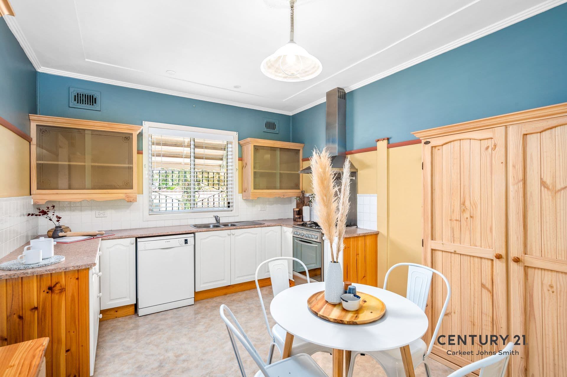 2 Roberts Street, Charlestown, NSW, 2290, Charlestown - Thumbnail 2