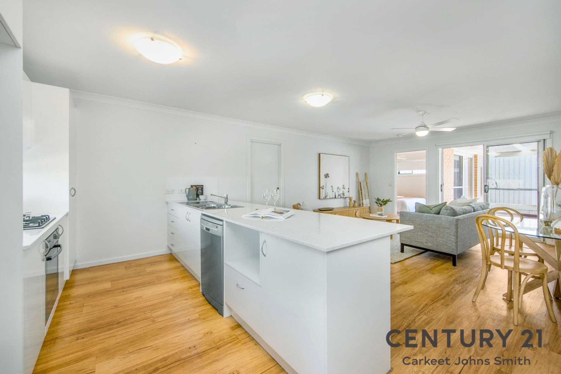 2/54 Devon Street, Wallsend, NSW, 2287, Wallsend - Thumbnail 3