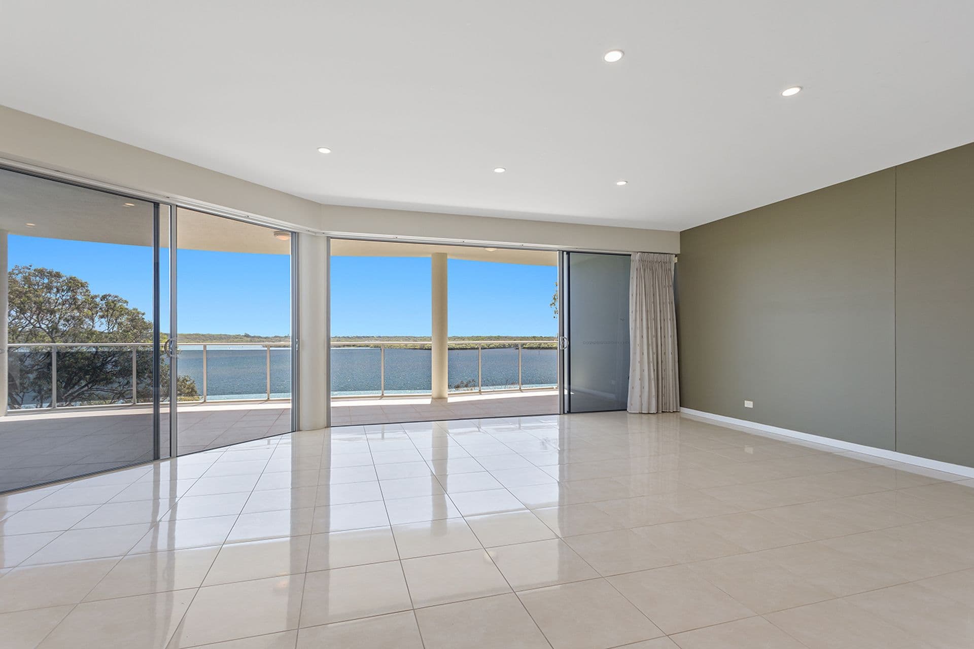 401/50 Picnic Point Esplanade, Maroochydore, QLD, 4558, Maroochydore - Thumbnail 2
