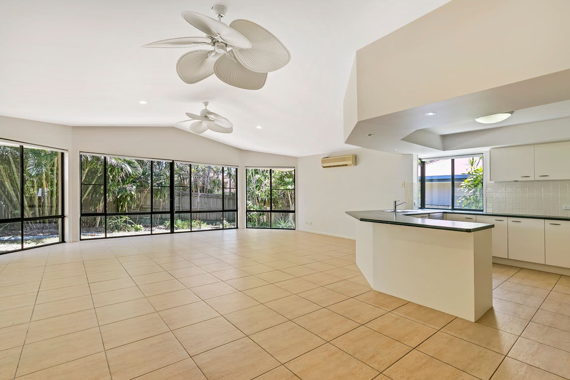 36  Comet Drive, Sunrise Beach, QLD, 4567, Sunrise Beach - Thumbnail 4