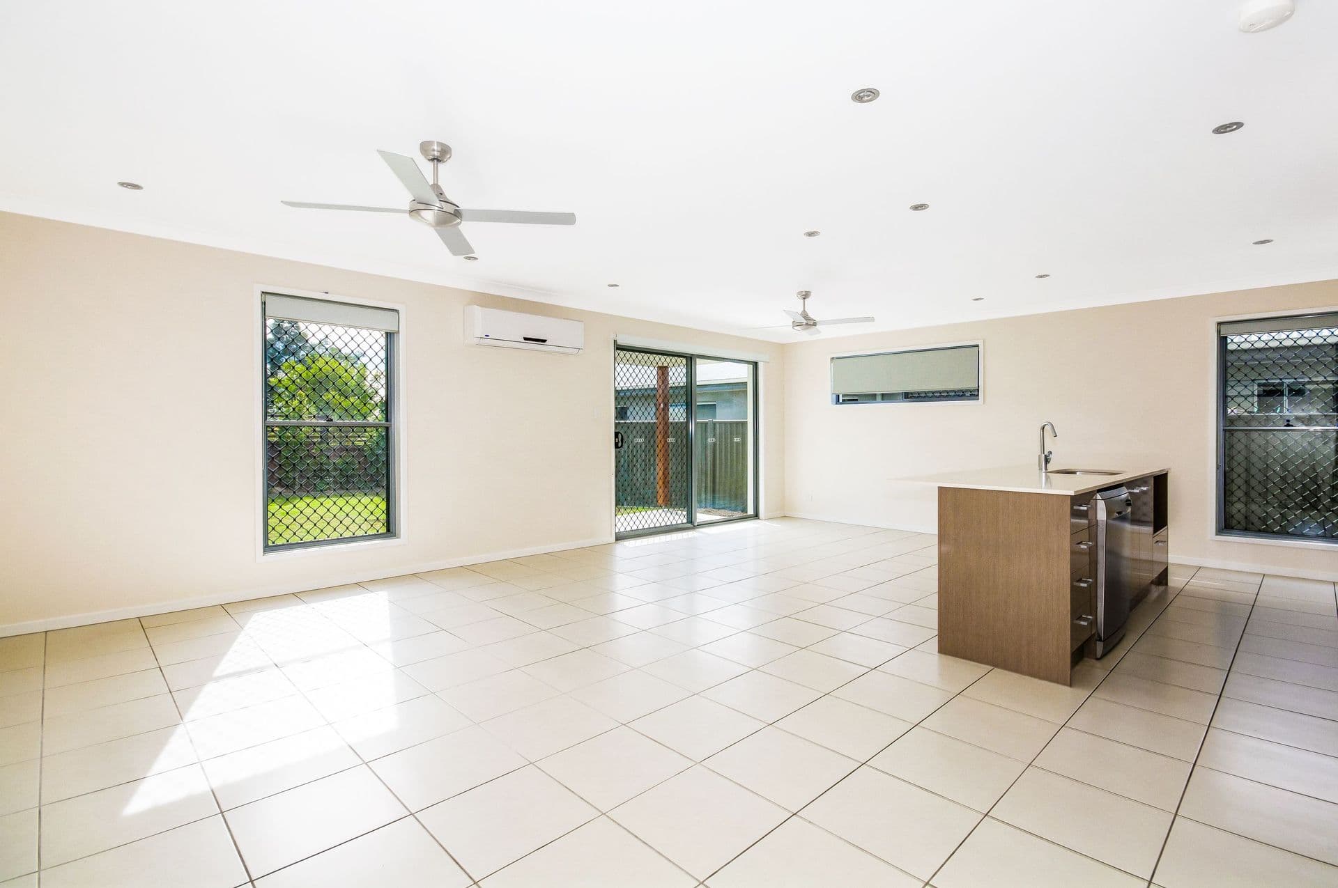 31 Hideaway Street, Birtinya, QLD, 4575, Birtinya - Thumbnail 4