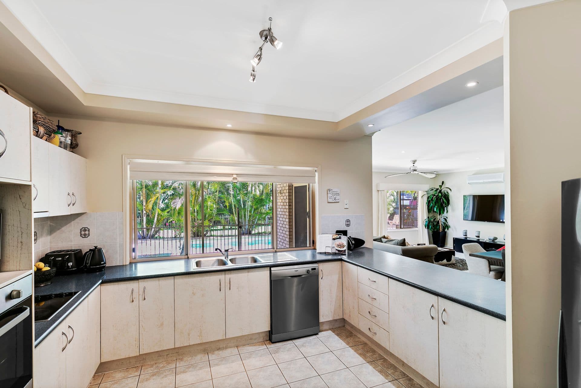 8 Adrian Close, Buderim, QLD, 4556, Buderim - Thumbnail 8
